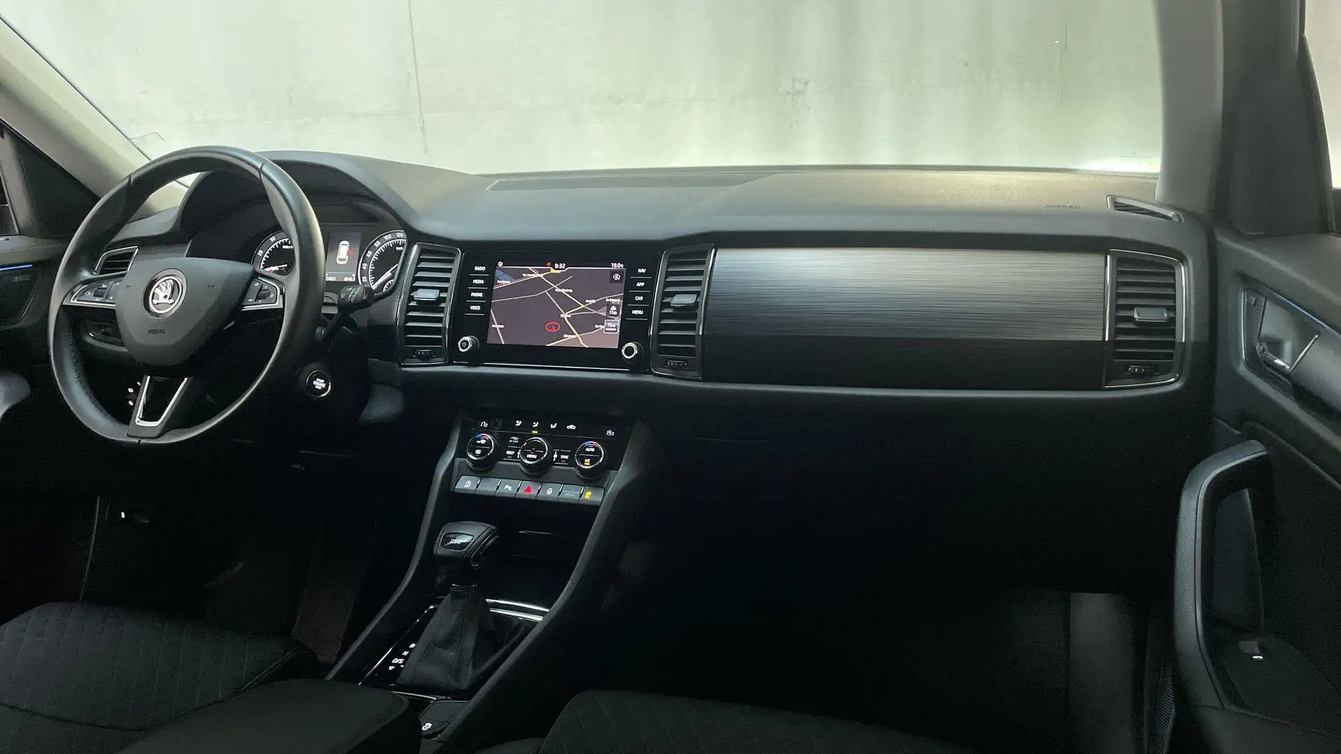 Skoda Kodiaq 1.5 TSI 150pk DSG Business Edition Camera LED Trek Noir - 2