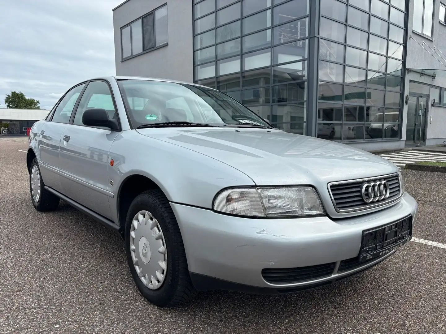 Audi A4 1.8 Automatik Schiebedach 1.Hand Argent - 1