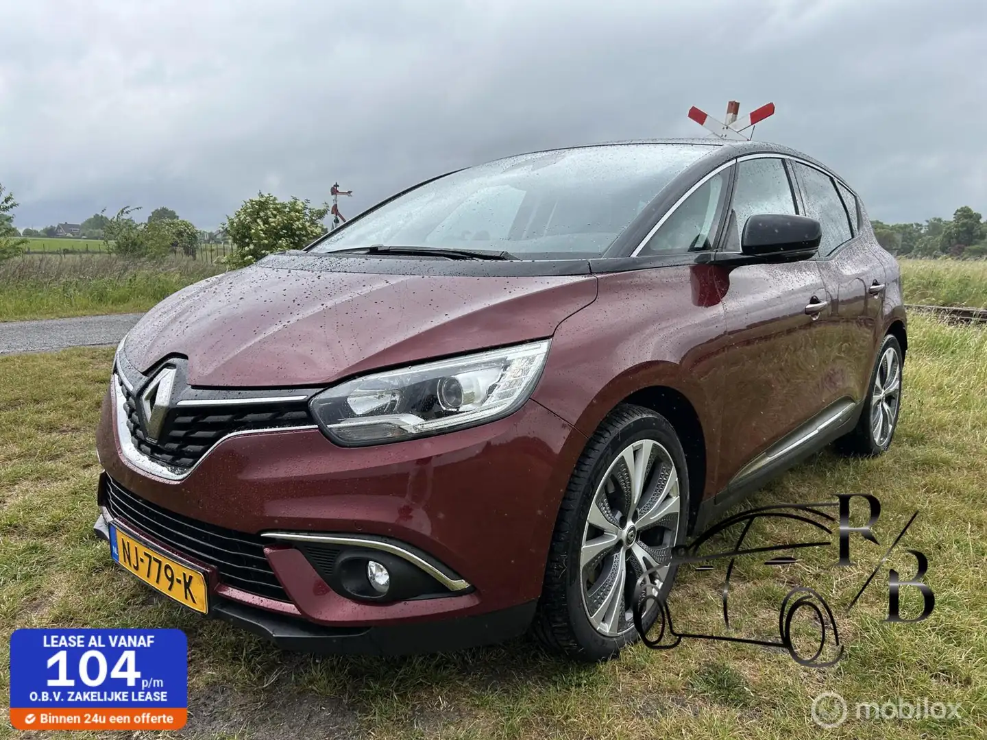 Renault Scenic 1.6 dCi Intens EXCL BPM EXCL BTW Rood - 1