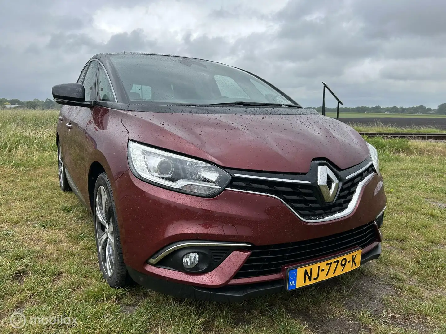 Renault Scenic 1.6 dCi Intens NAVI AIRCO PARK SENS NIEUWSTAAT Rood - 2