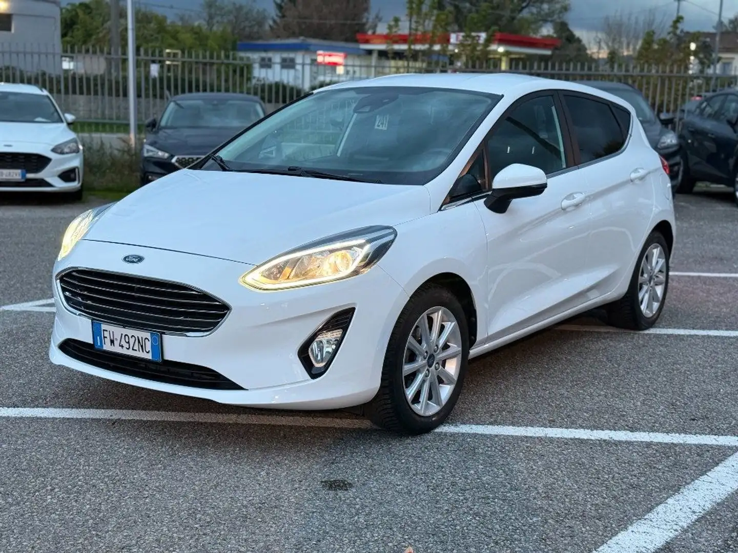 Ford Fiesta 1.1 85 CV 5 porte Titanium Blanc - 1