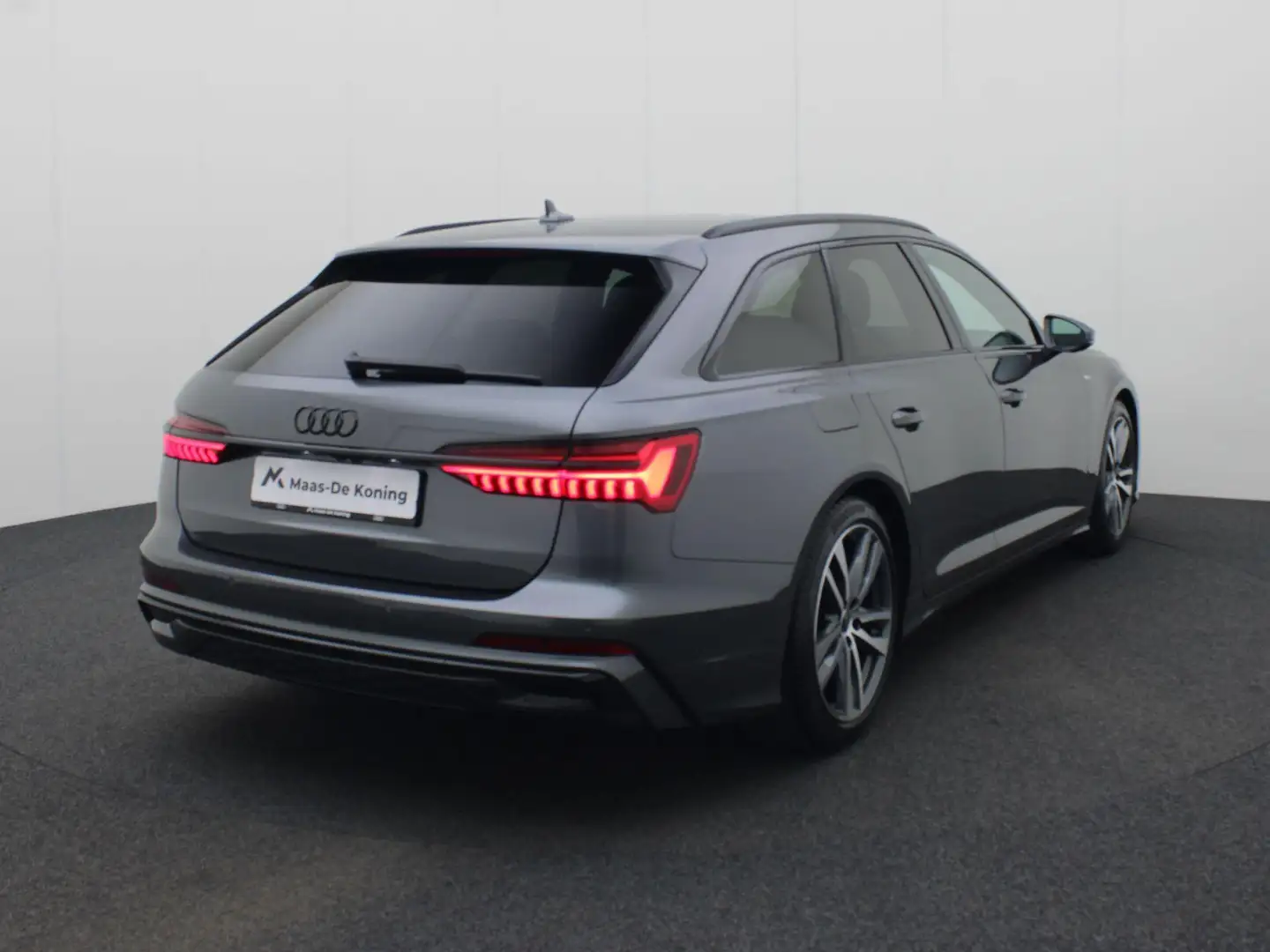 Audi A6 Avant 40 TFSI/204PKS edition Competition · Apple C Grijs - 2