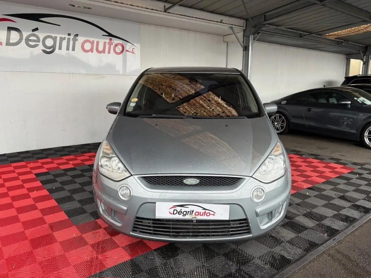 Ford S-Max 2.0 TDCi 140 Titanium Gris - 2