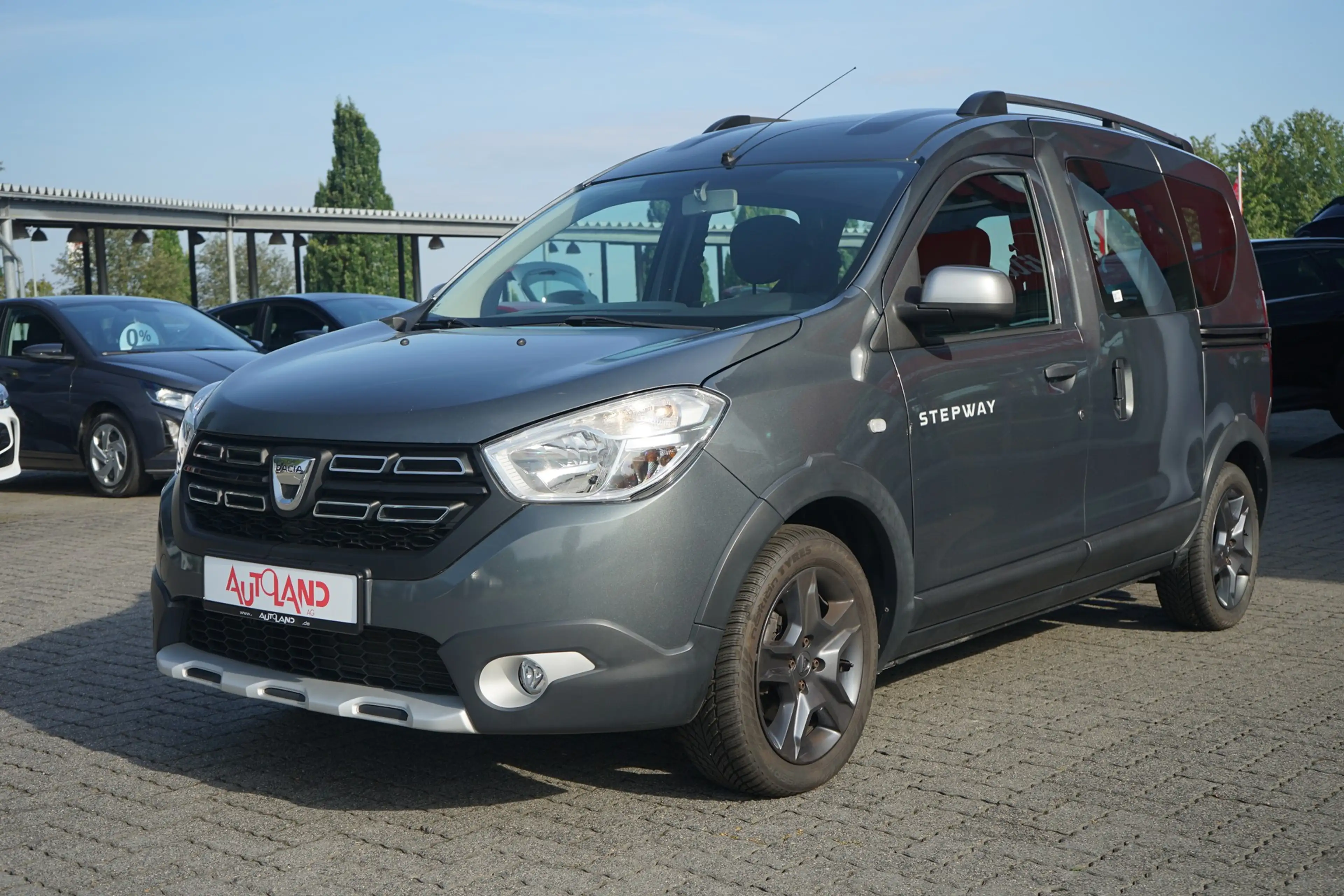 Dacia Dokker Stepway Celebration Navi AHK Sitzheizung — photo 9