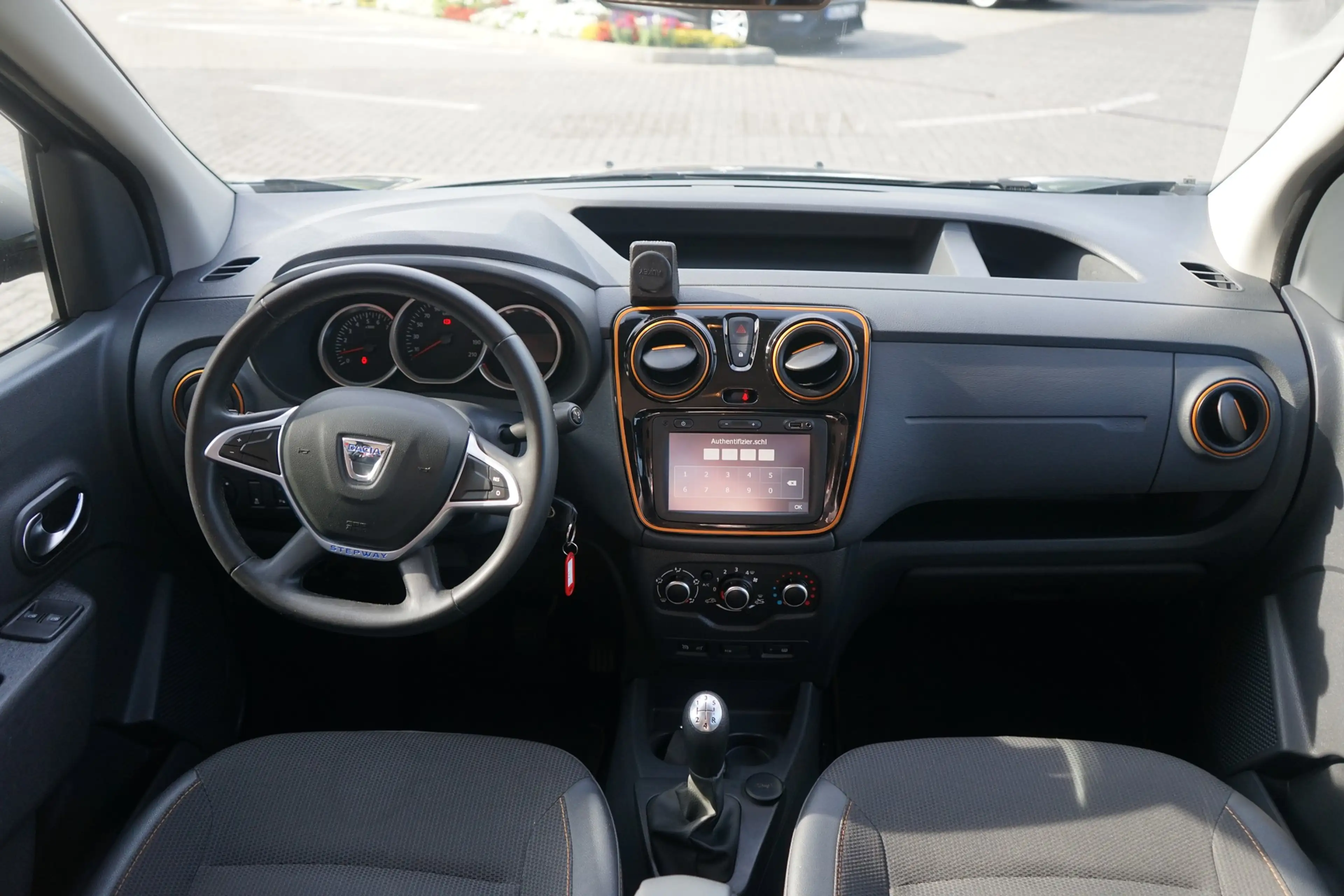 Dacia Dokker Stepway Celebration Navi AHK Sitzheizung — photo 11