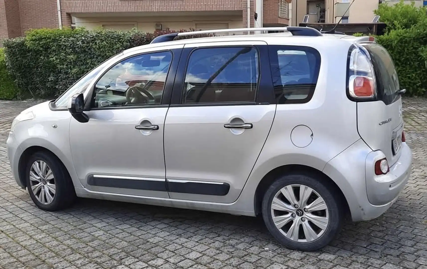 Citroen C3 Picasso Сірий - 2