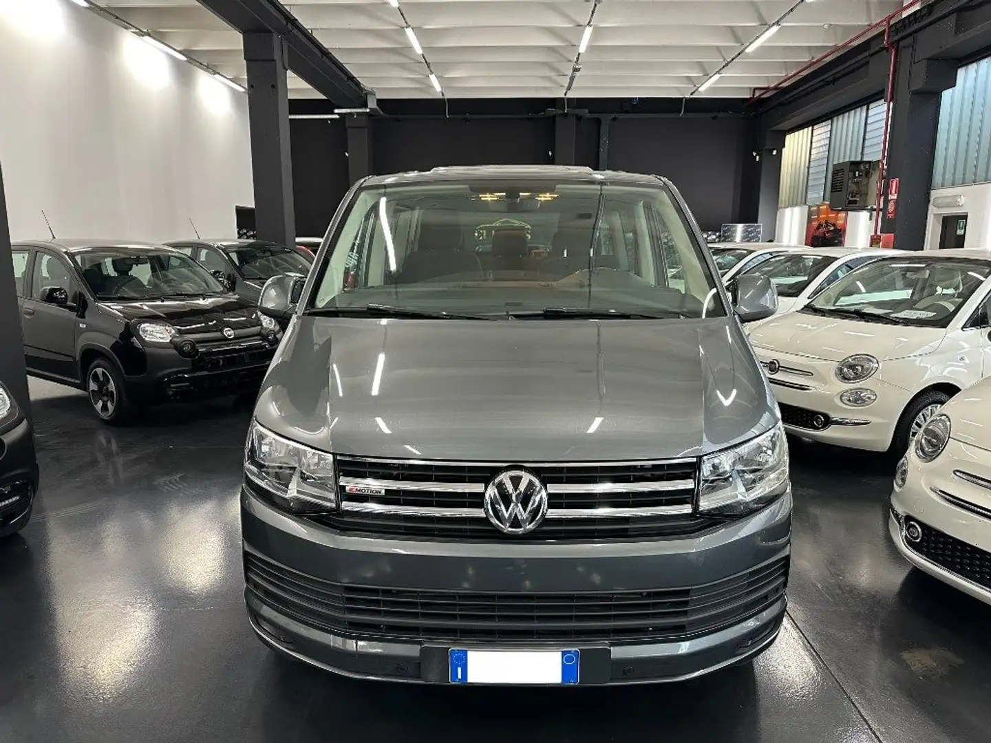 Volkswagen T6.1 Caravelle CARAVELLE 2.0 TDI 204CV 4 Motion Comfortline Grigio - 2