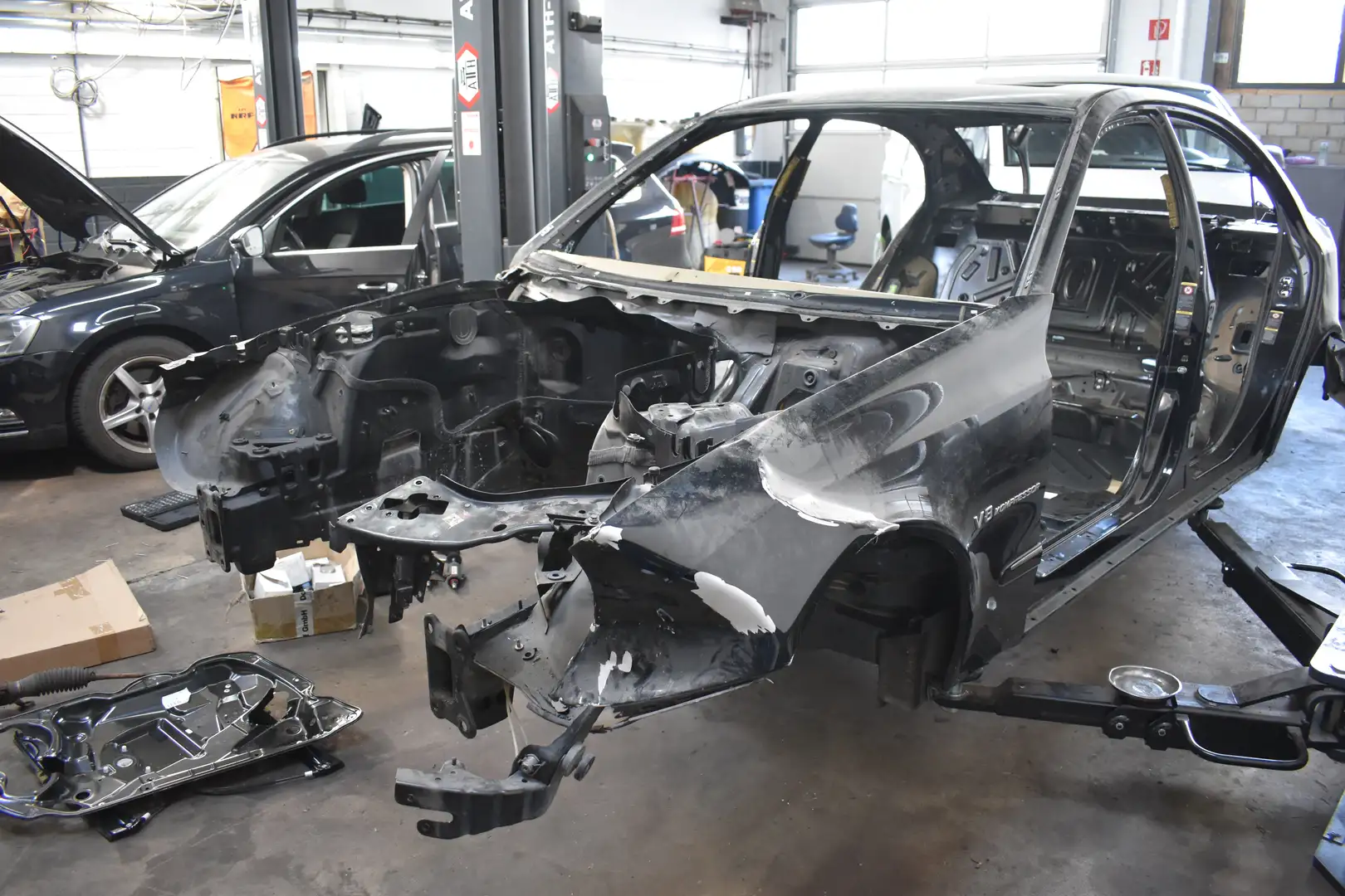 Mercedes-Benz E 55 AMG E 55 AMG *NUR KAROSSERIE* Černá - 1