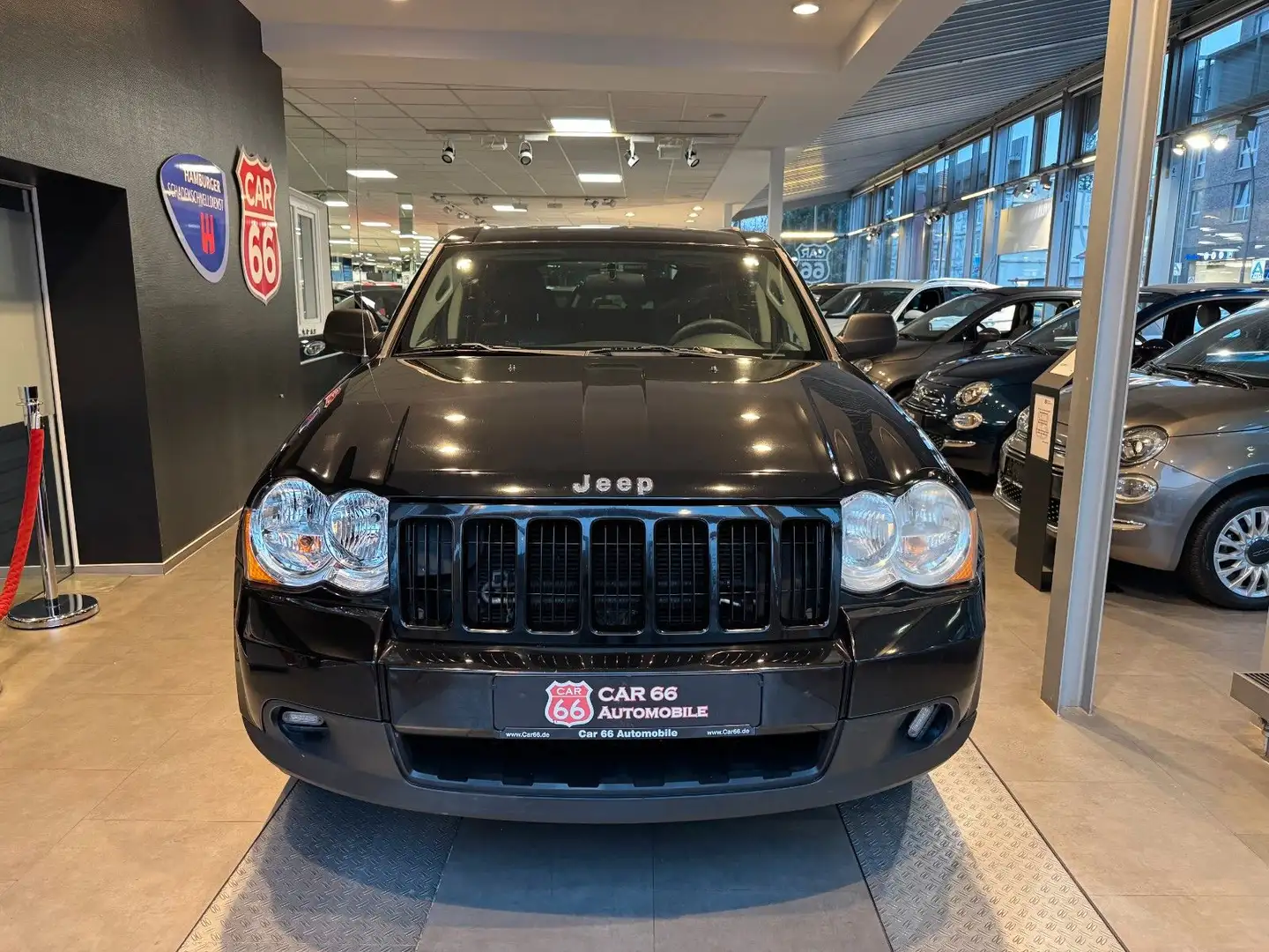 Jeep Grand Cherokee Schwarz - 2