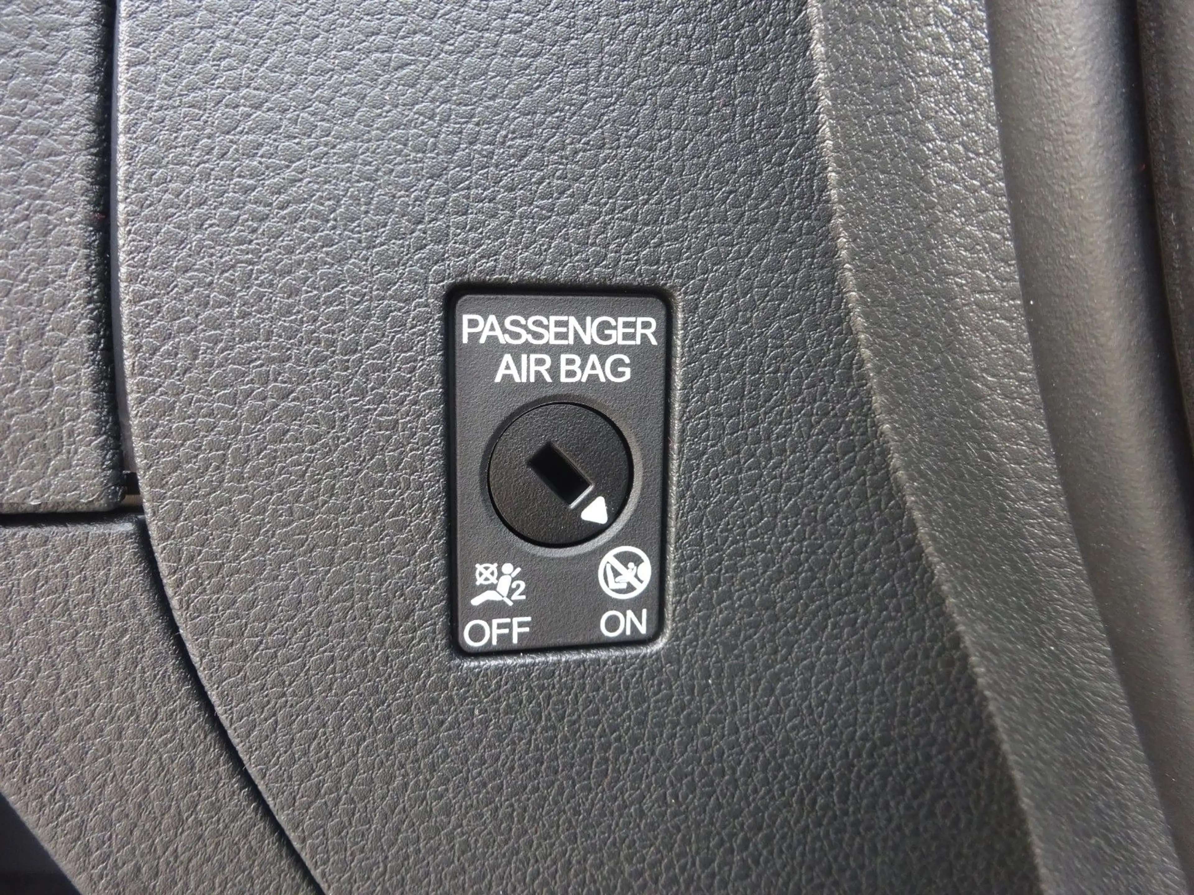 Ford Tourneo Connect Titanium 1.5L EcoB Aut. AHK WiPa — photo 15