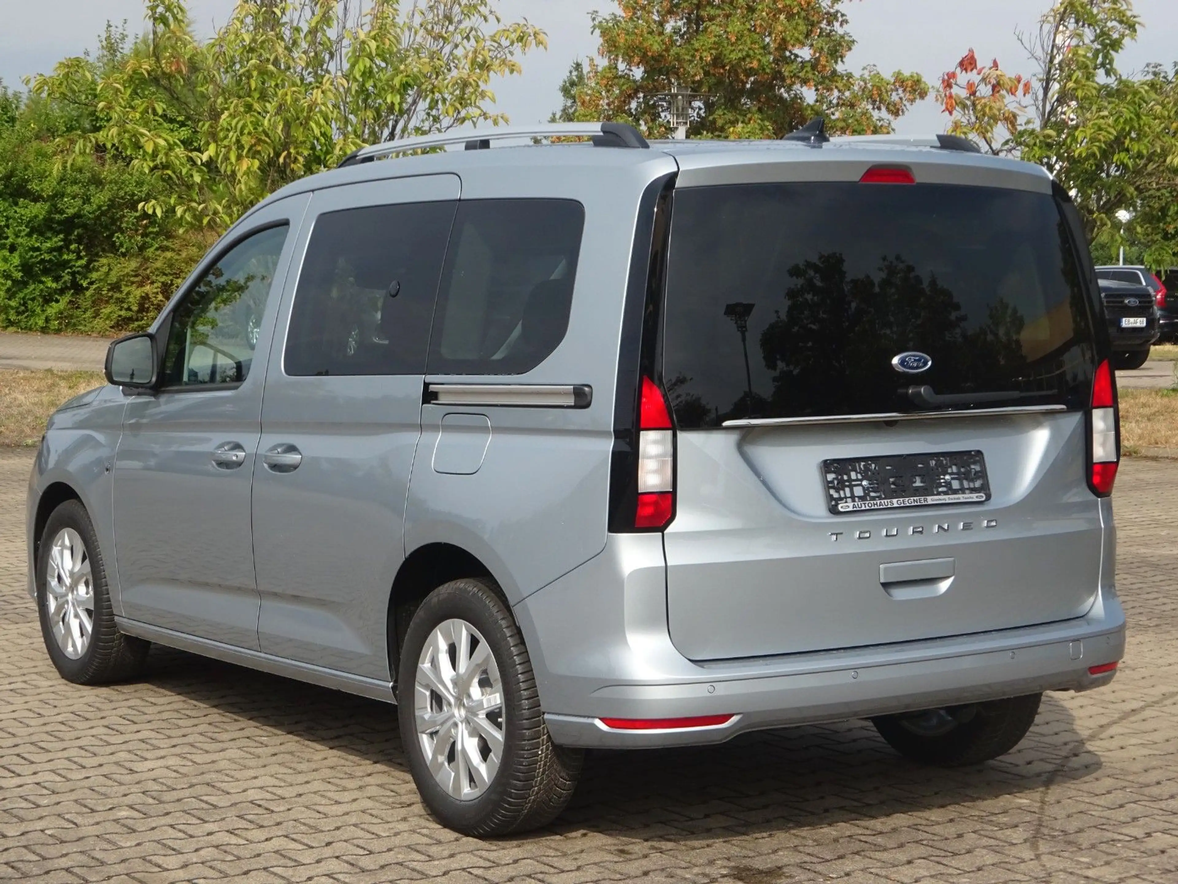 Ford Tourneo Connect Titanium 1.5L EcoB Aut. AHK WiPa — photo 5