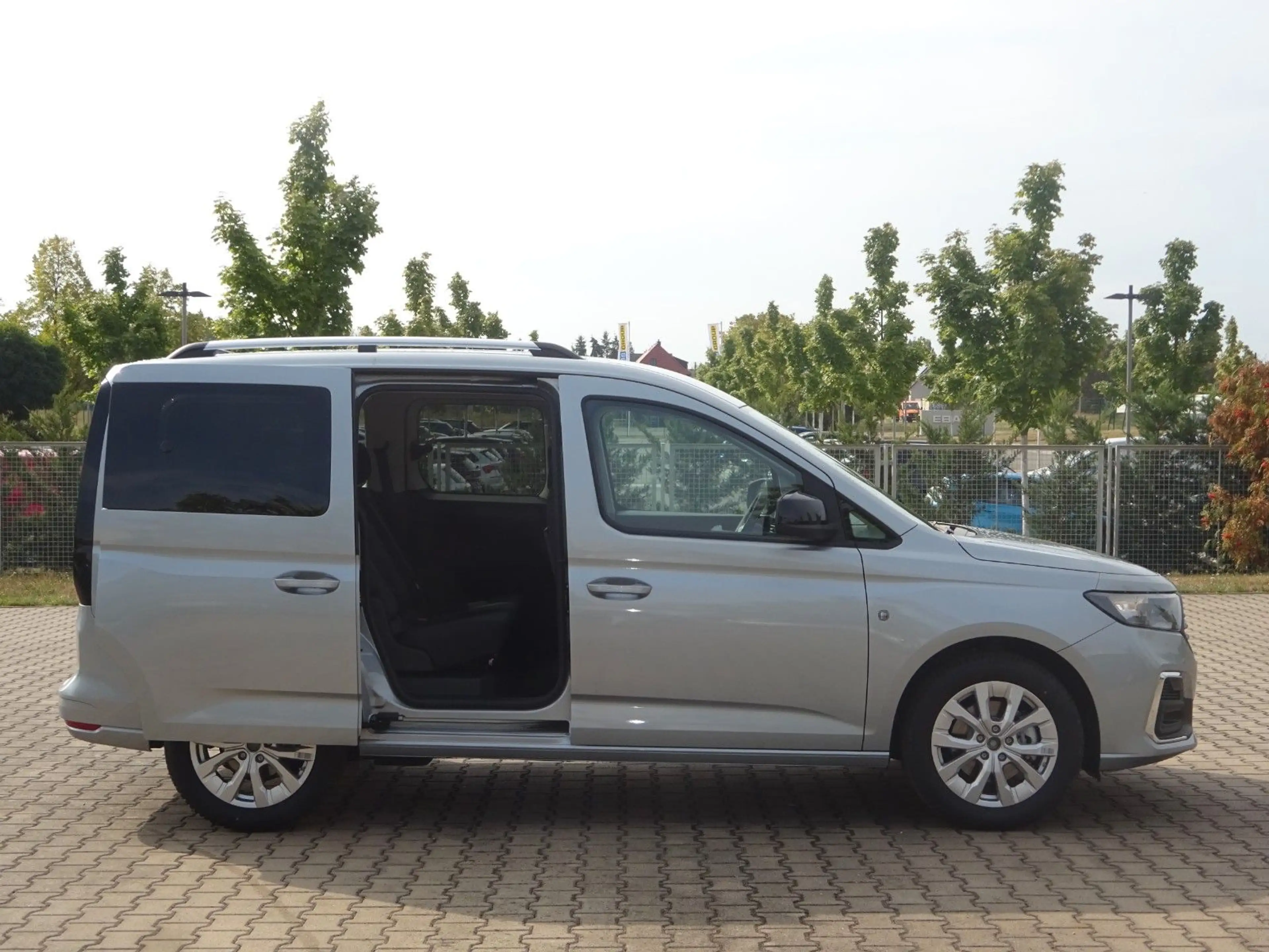 Ford Tourneo Connect Titanium 1.5L EcoB Aut. AHK WiPa — photo 11