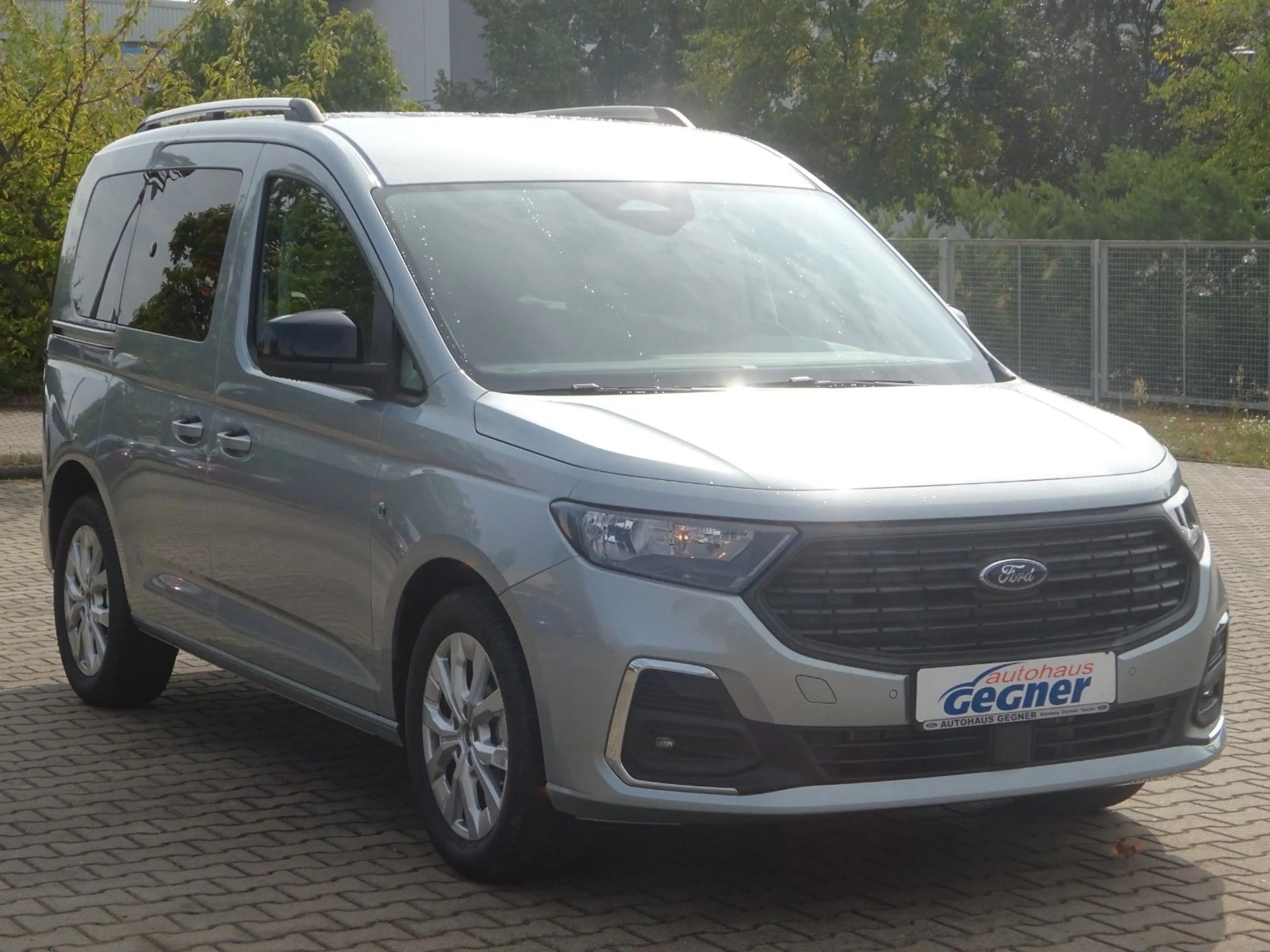 Ford Tourneo Connect Titanium 1.5L EcoB Aut. AHK WiPa — photo 12