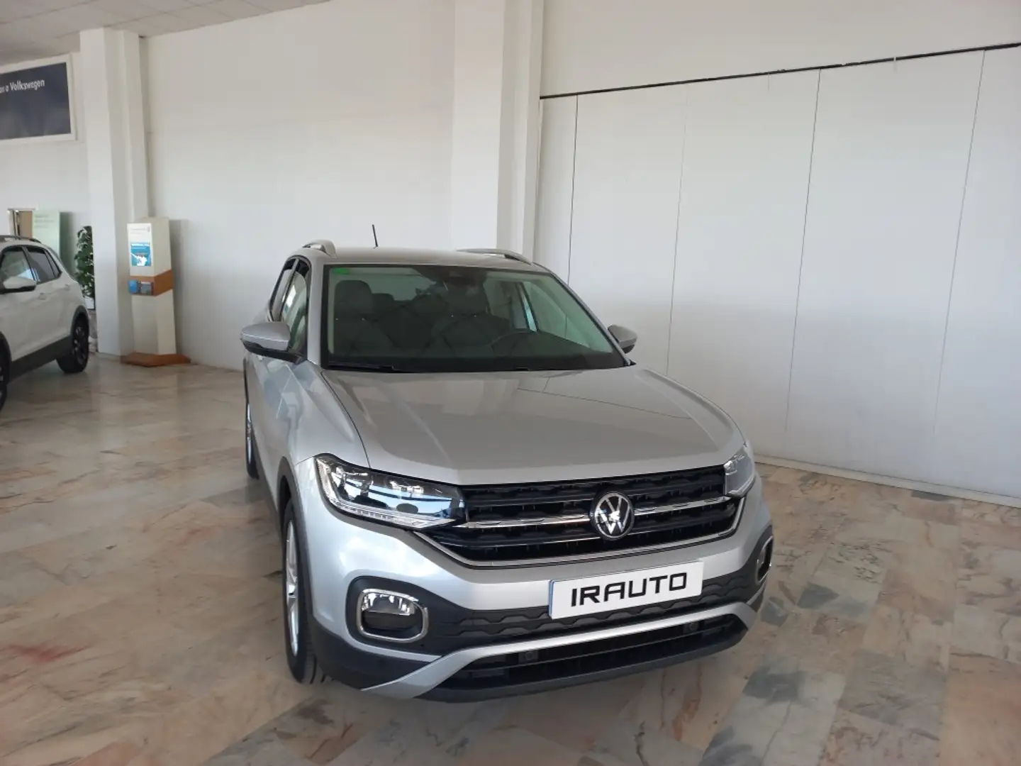 Volkswagen T-Cross 1.0 TSI Sport 81kW Plateado - 2