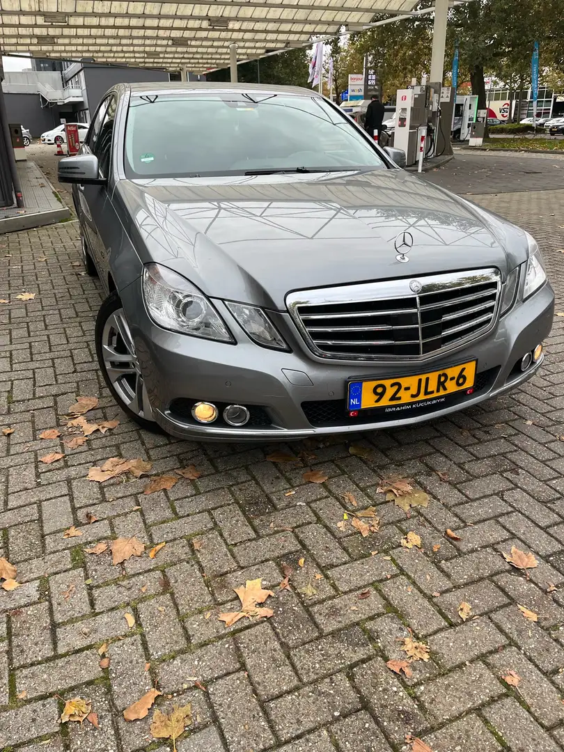 Mercedes-Benz E 220 Elegance Grey - 1