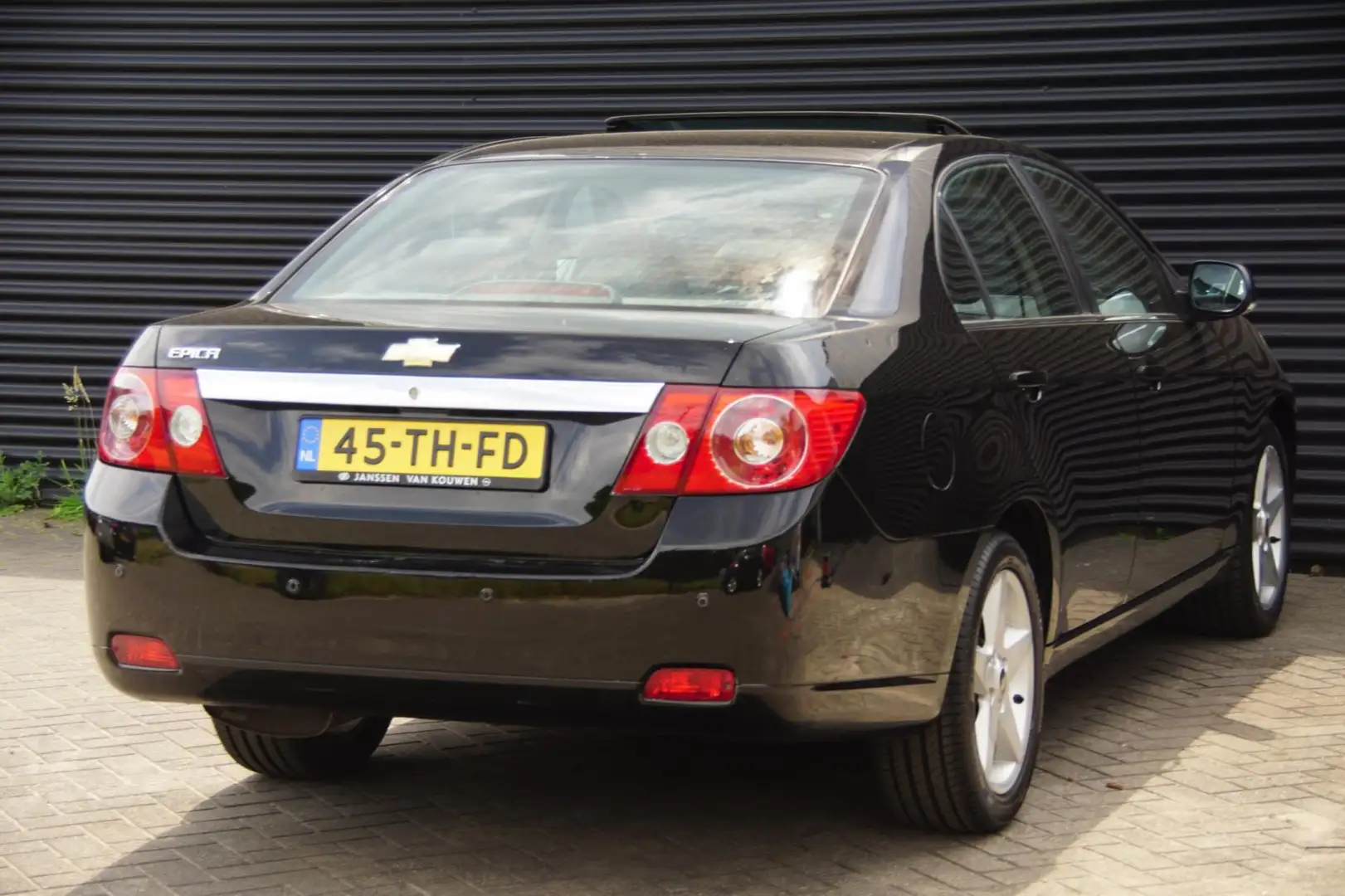 Chevrolet Epica 2.5i Executive | 1e eigenaar | Dealer onderhouden Zwart - 2