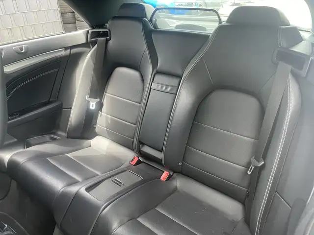Mercedes-Benz 250 view 9