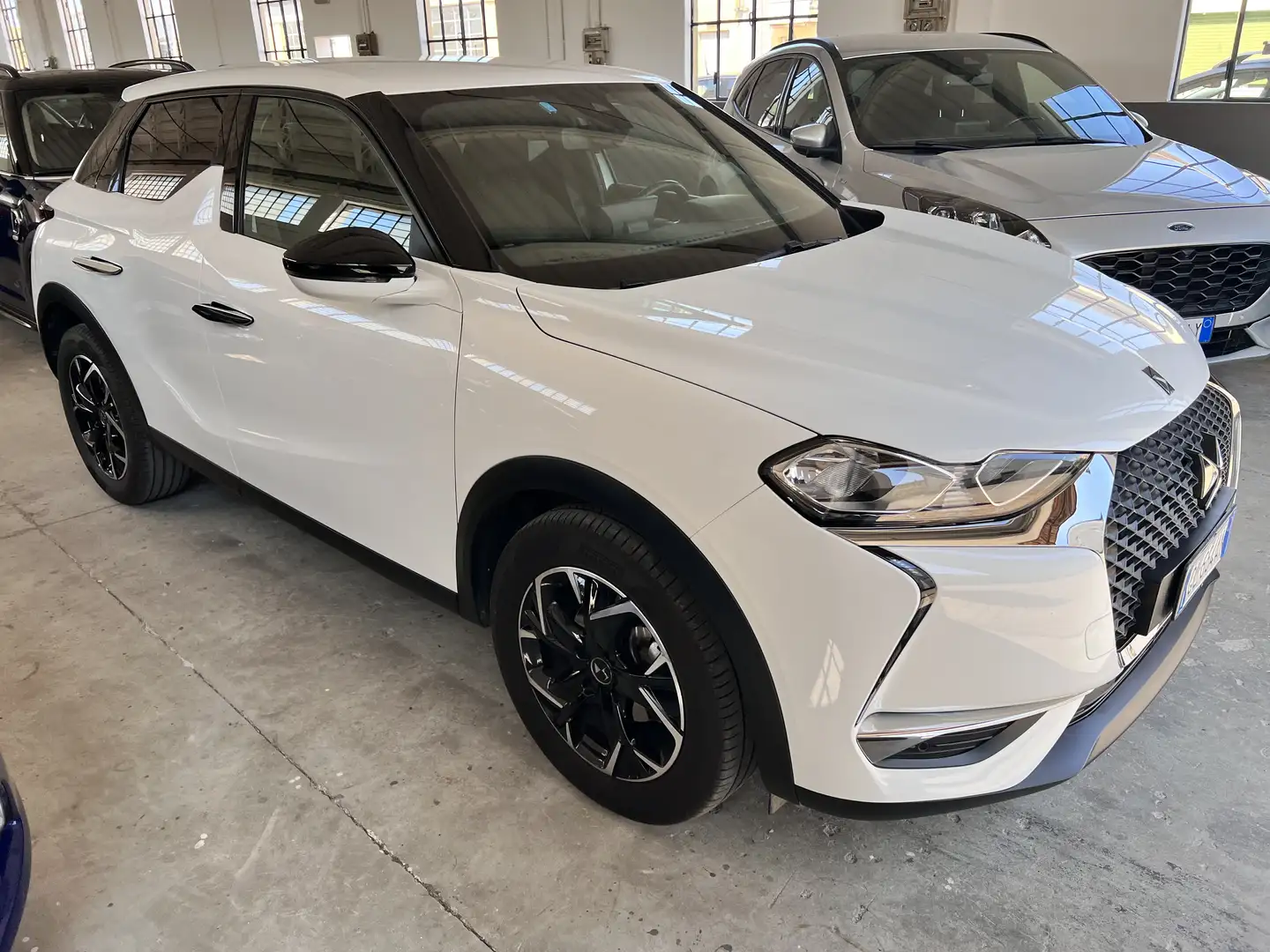 DS Automobiles DS 3 Crossback DS3 1.5 bluehdi So Chic 110cv Weiß - 1