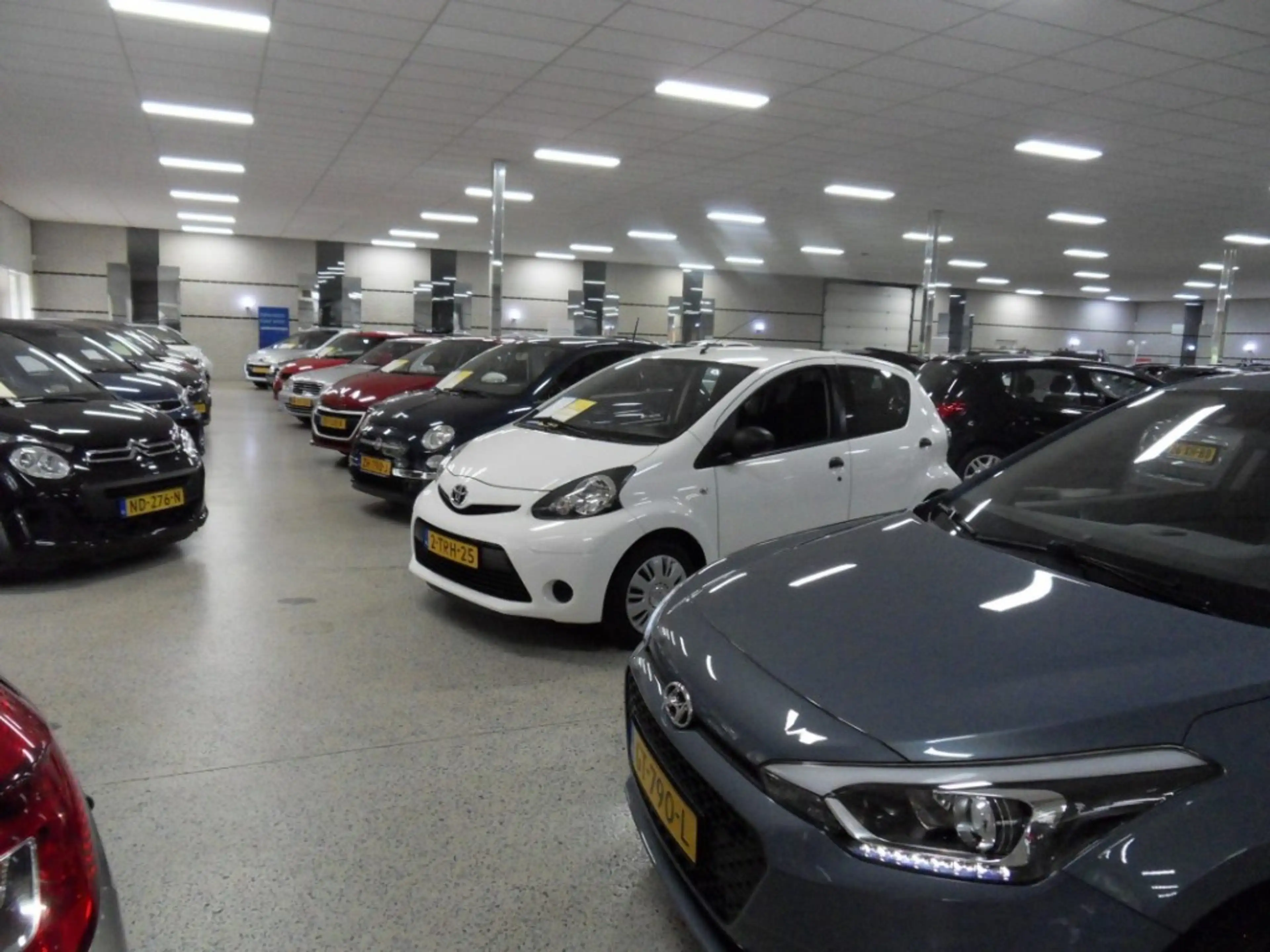 Peugeot 208 1.2 VTI ALLURE Panodak Navigatie Pdc ECC Airco Rev — photo 16
