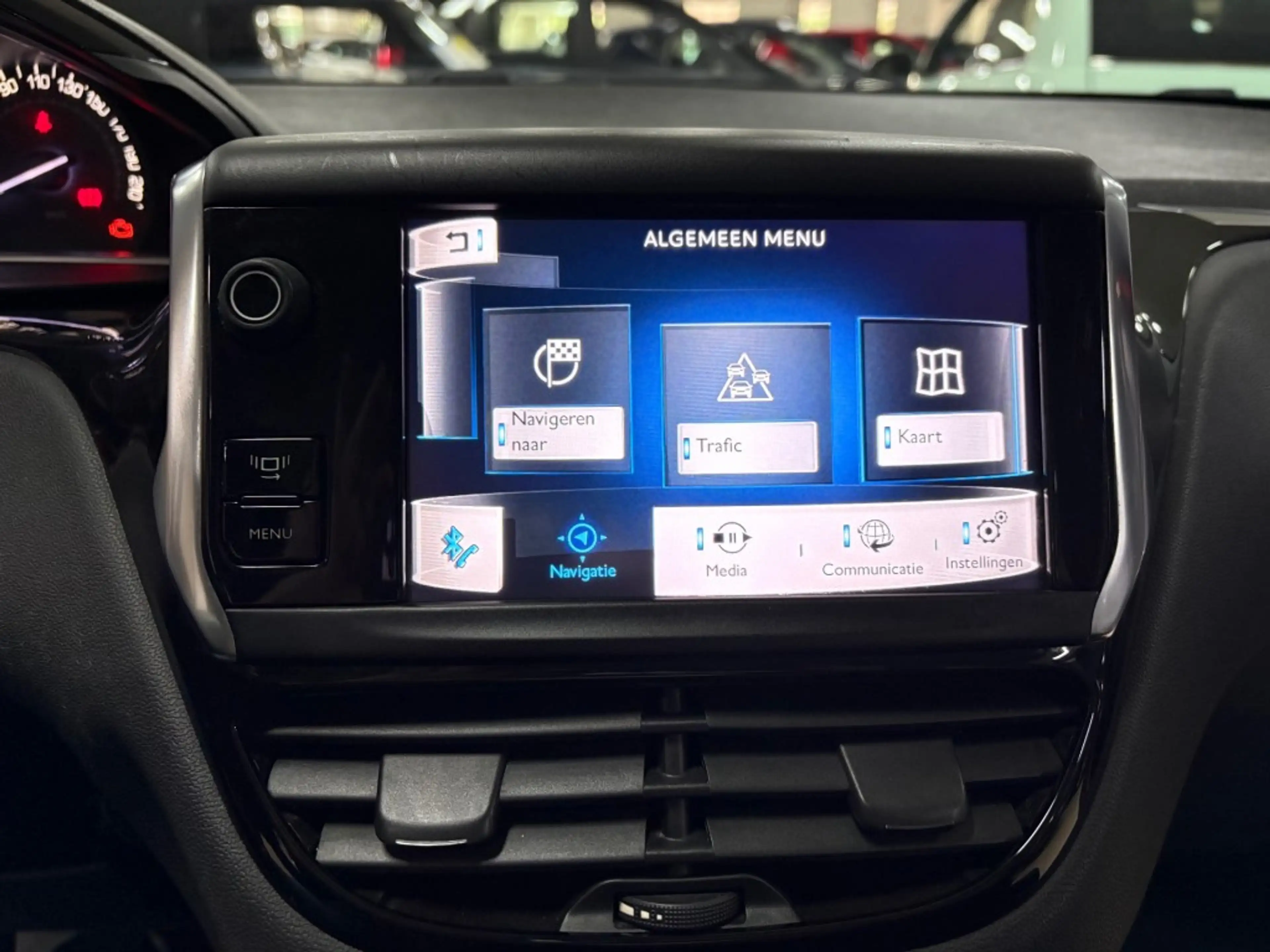 Peugeot 208 1.2 VTI ALLURE Panodak Navigatie Pdc ECC Airco Rev — photo 11