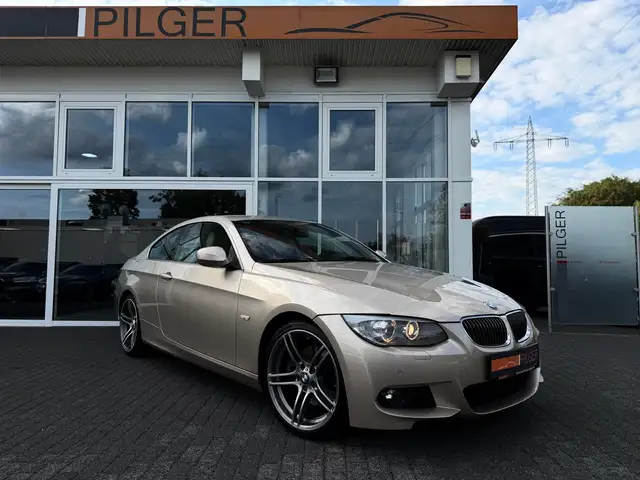 BMW 325 E92 325i LCI Coupe*Sport*Shz*AC*Rollo*Xenon*6Zyl