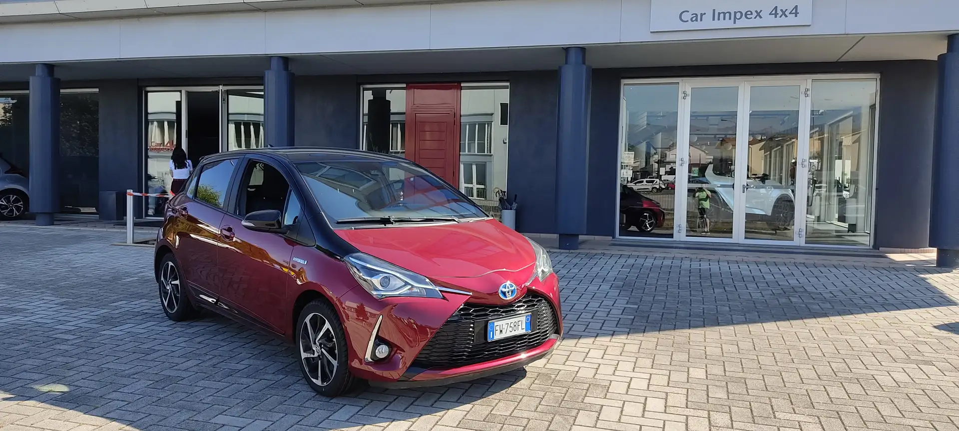 Toyota Yaris 1.5 Hybrid 101CV Trend Red Edition Rosso - 1