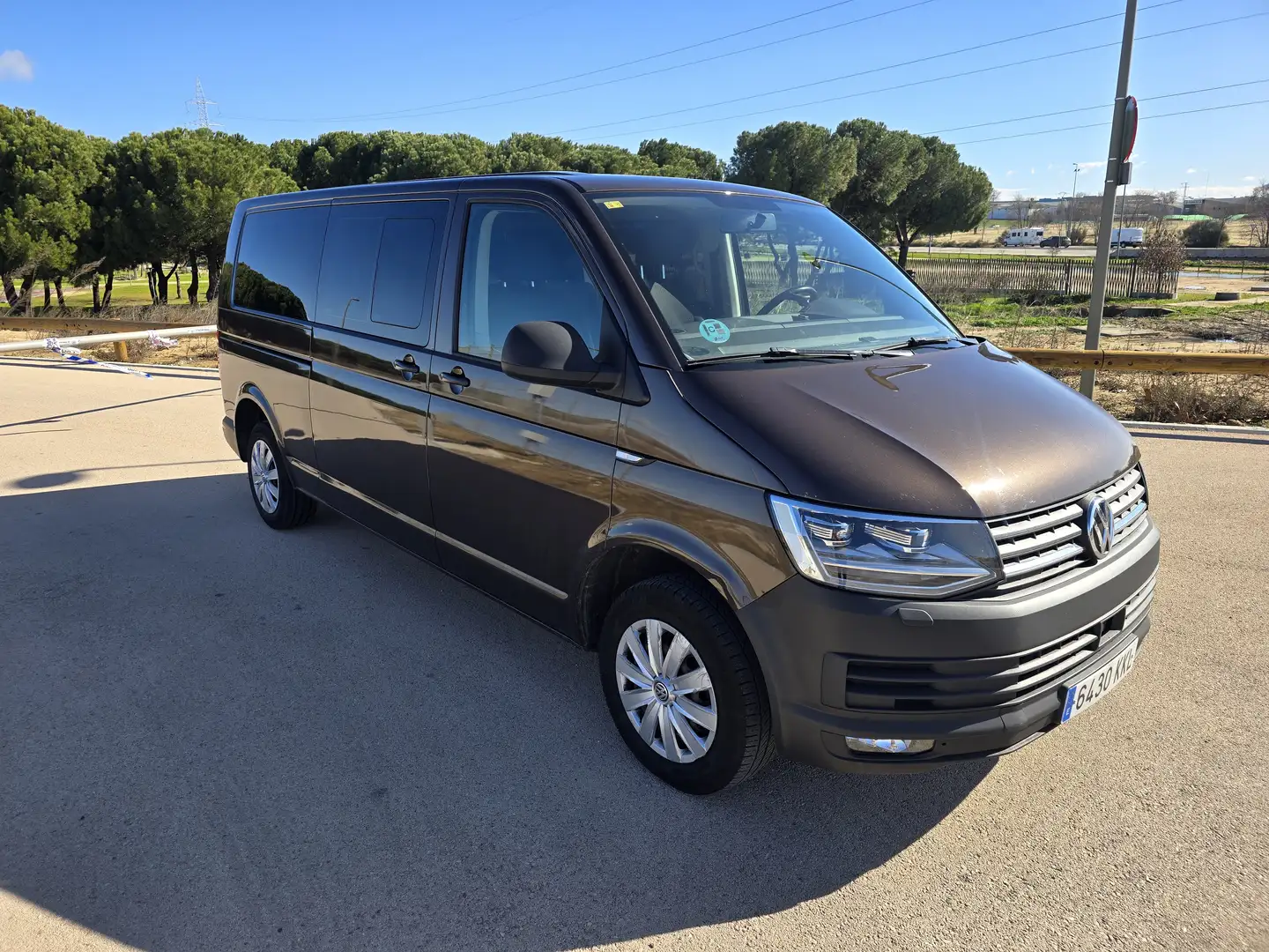 Volkswagen T6 Caravelle Caravelle 2.0TDI BMT Trendline L DSG 110kW Trendline Marrón - 1