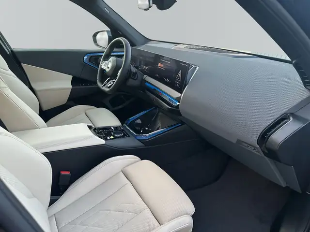 BMW X3 view 9