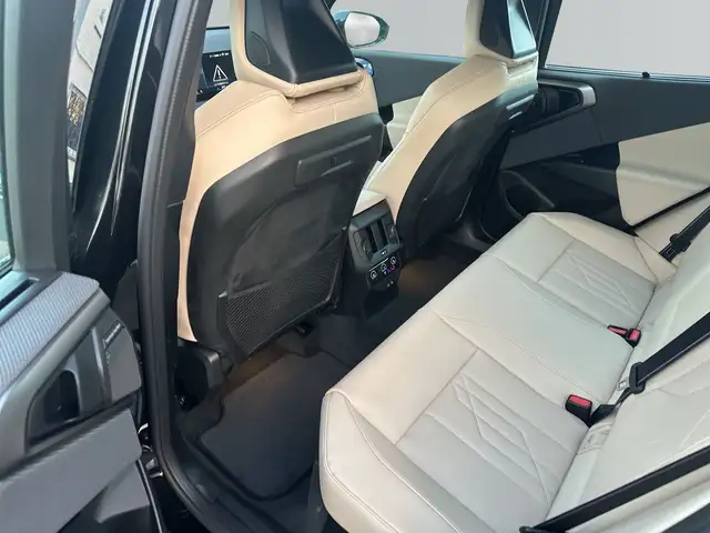 BMW X3 view 10