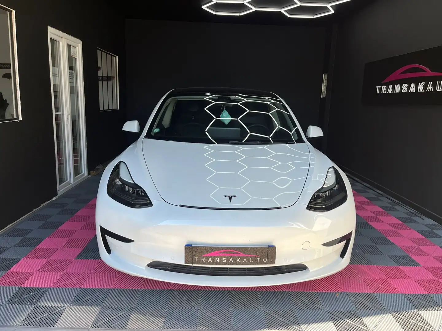 Tesla Model 3 Wit - 2