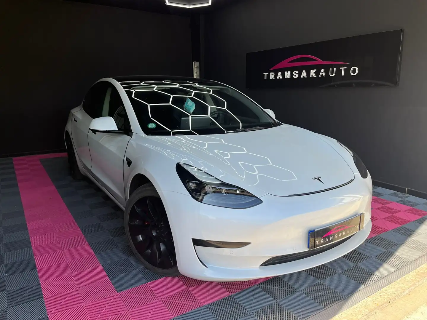 Tesla Model 3 Wit - 1
