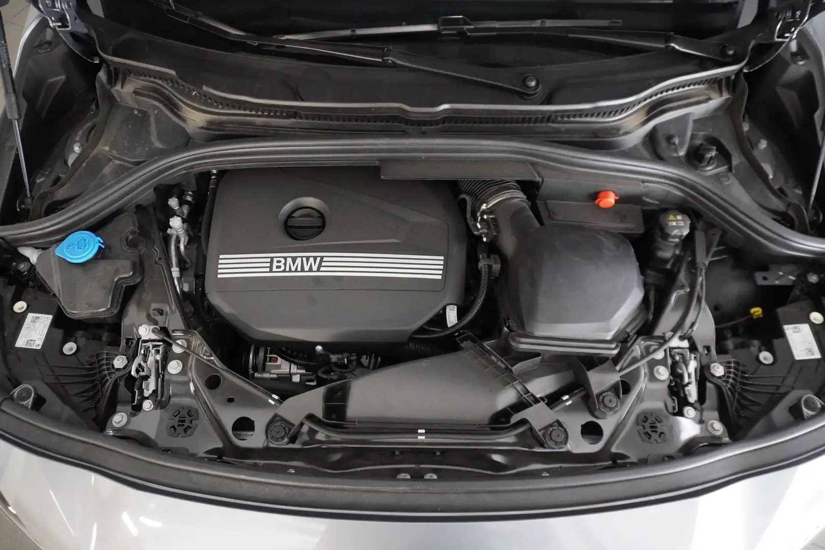 BMW 216 i Grau - 2