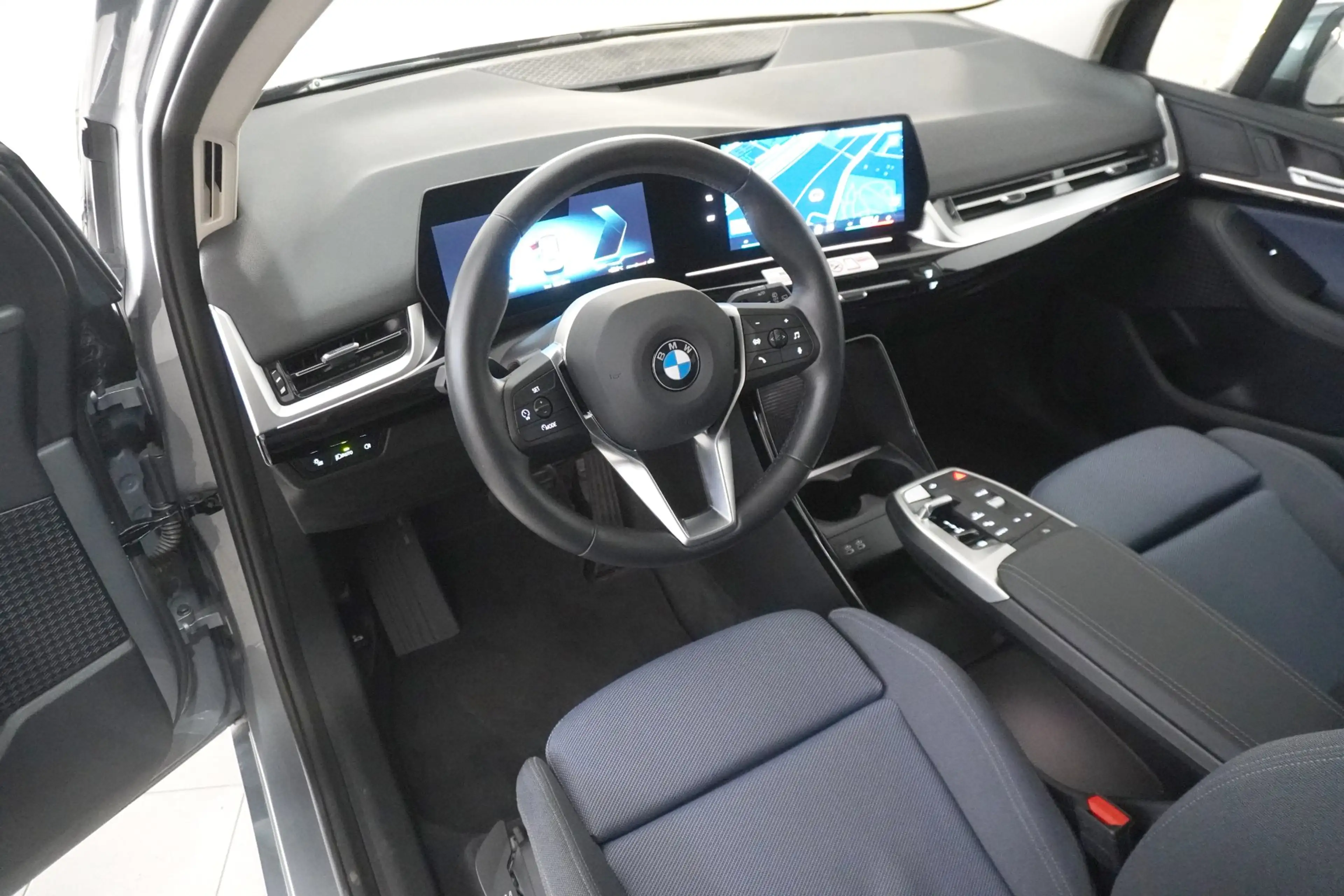 BMW 216 i — photo 6