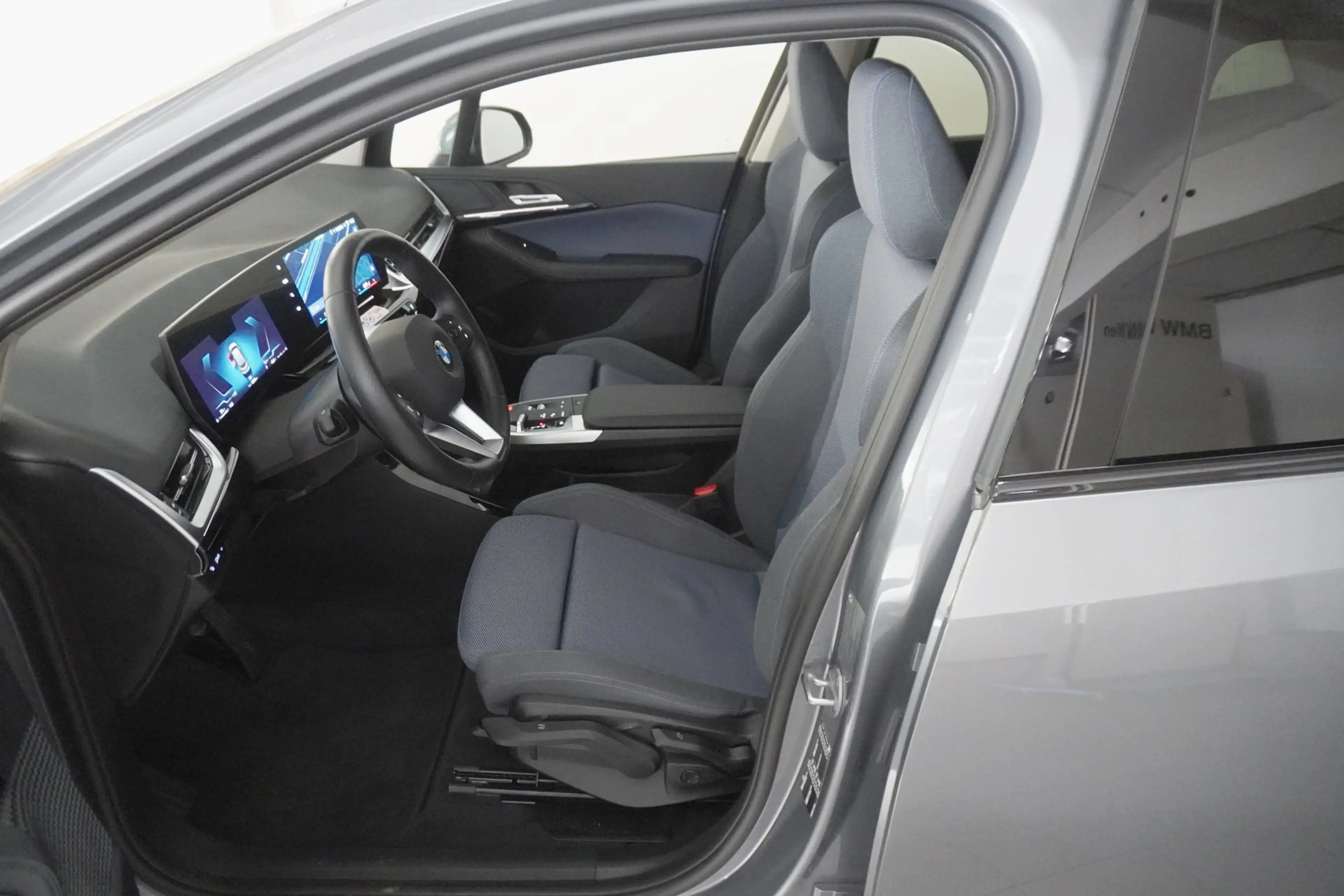 BMW 216 i — photo 5