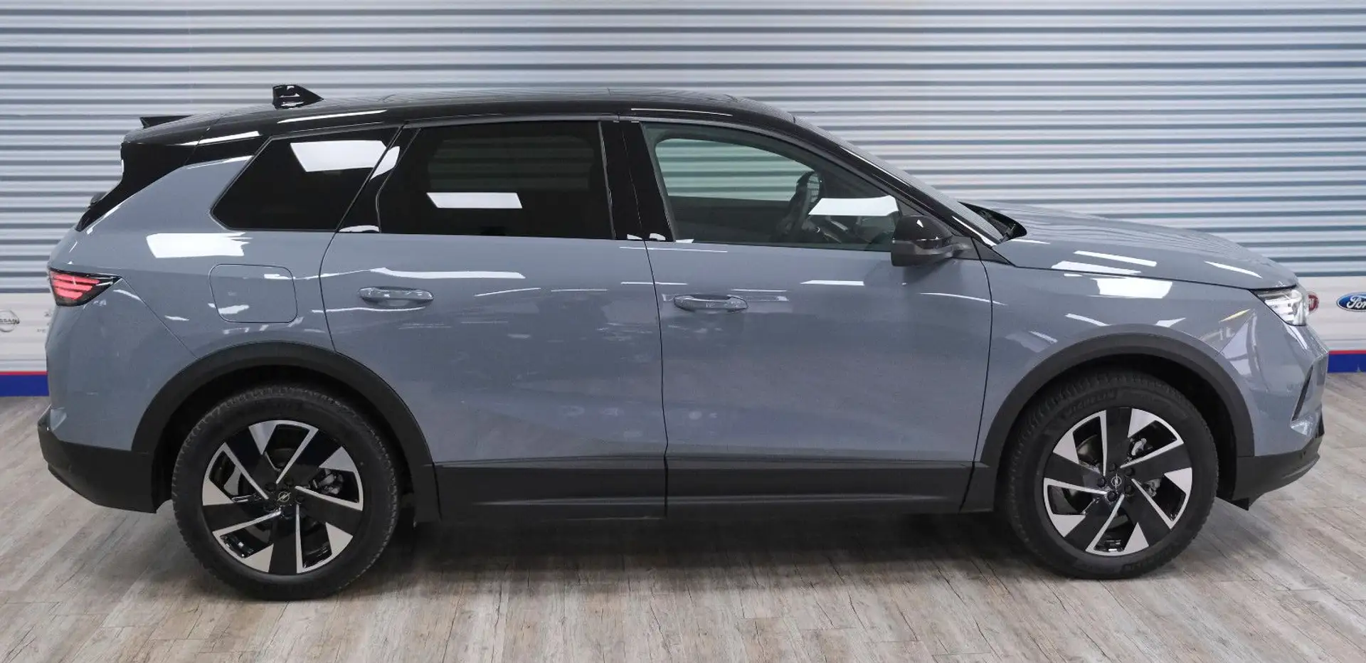 Opel Grandland X Grandland 1.2 GS 48V *NAVI/HUD/SHZ/PANO/360/AHK* Grau - 2