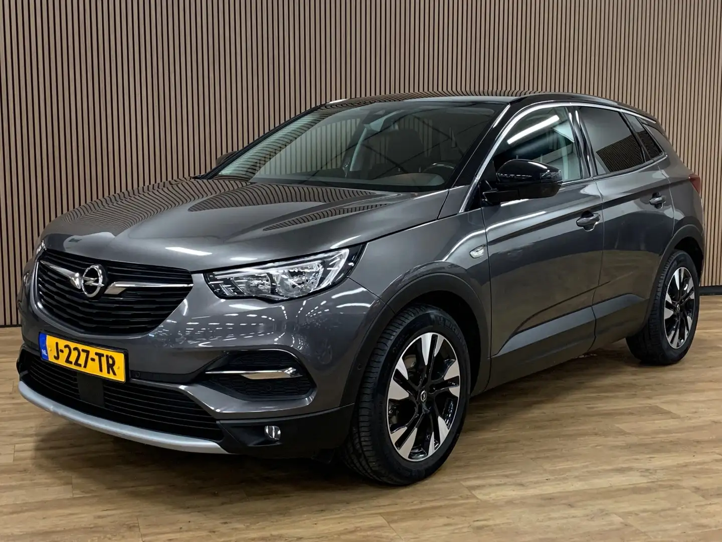 Opel Grandland X 1.2 Turbo Innovation|Navigatie|Camera|123000KM| Grau - 1