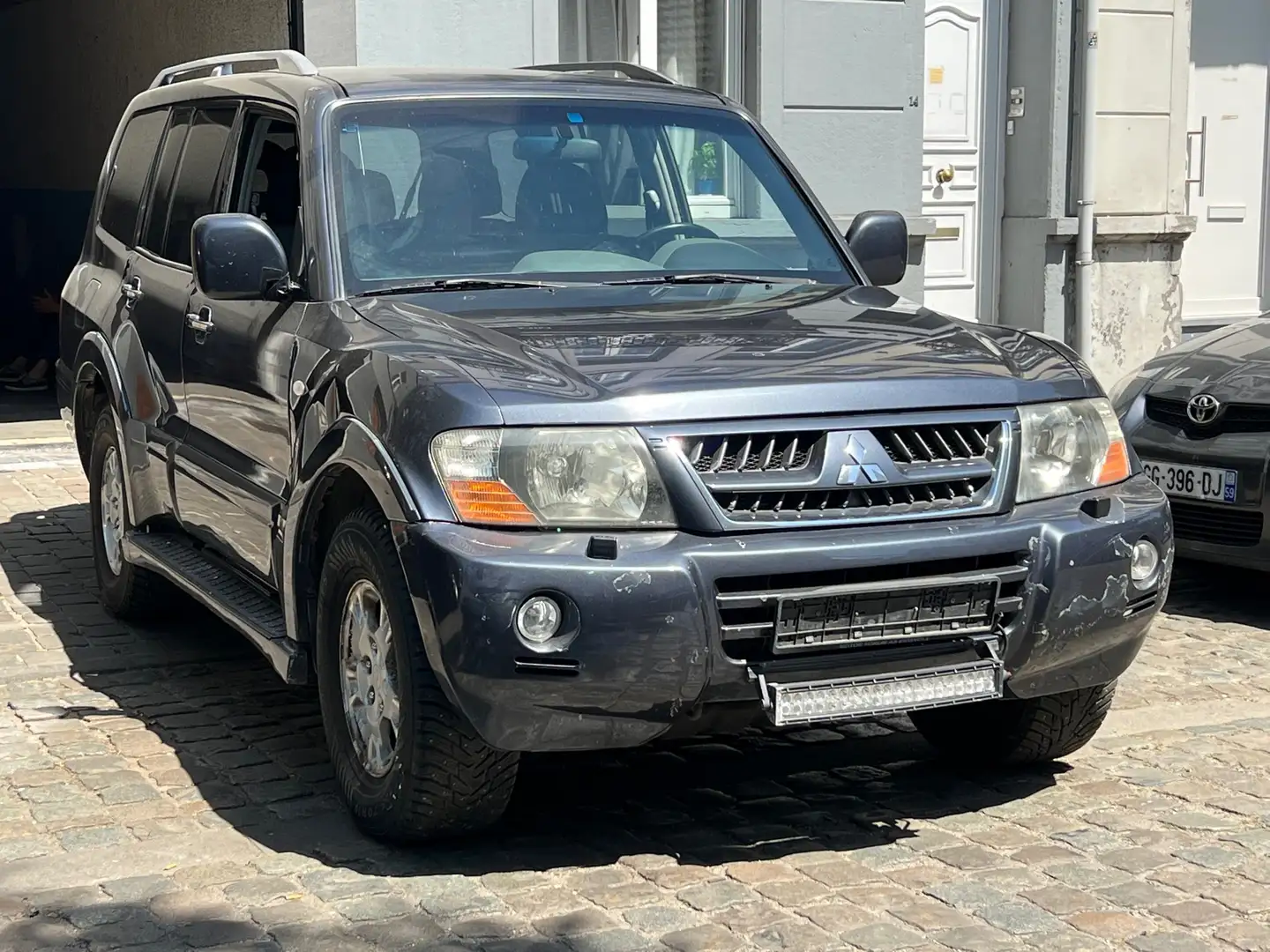 Mitsubishi Pajero 3.2 Turbo DI-D 16v GLS Gris - 1