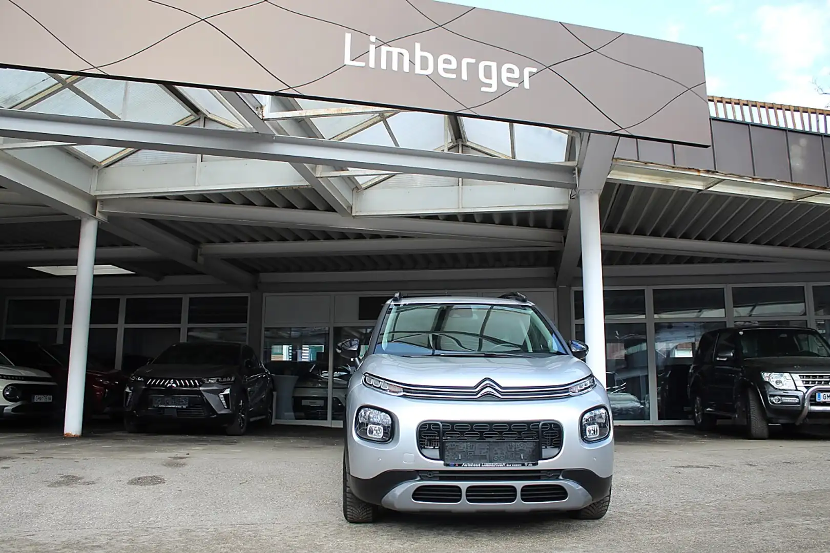 Citroen C3 Aircross PureTech 130 S&S 6-Gang-Manuell Shine Silber - 2