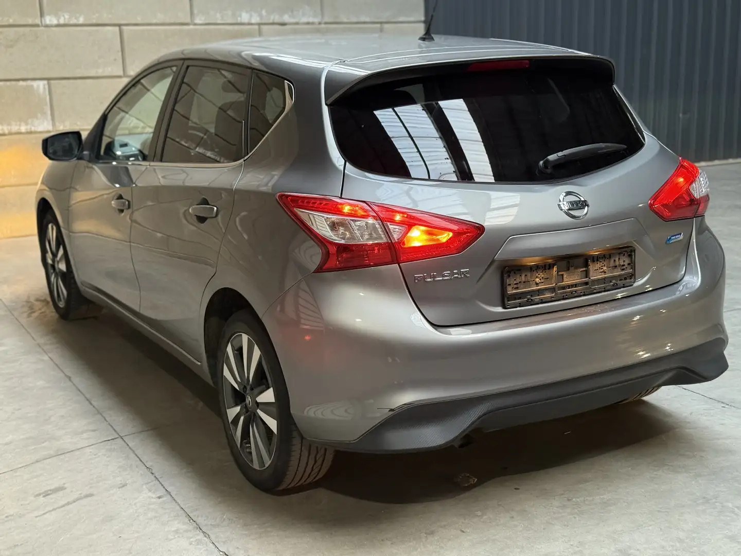 Nissan Pulsar 1.5 dCi 110 (Bruit moteur) Gri - 2