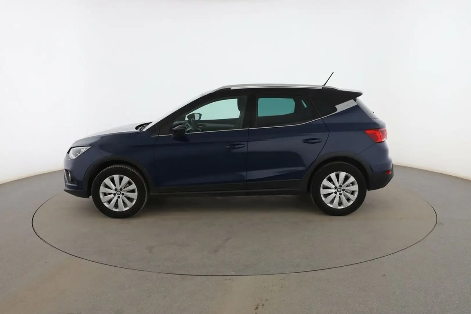 SEAT Arona 1.0 TSI Xcellence Albastru - 2