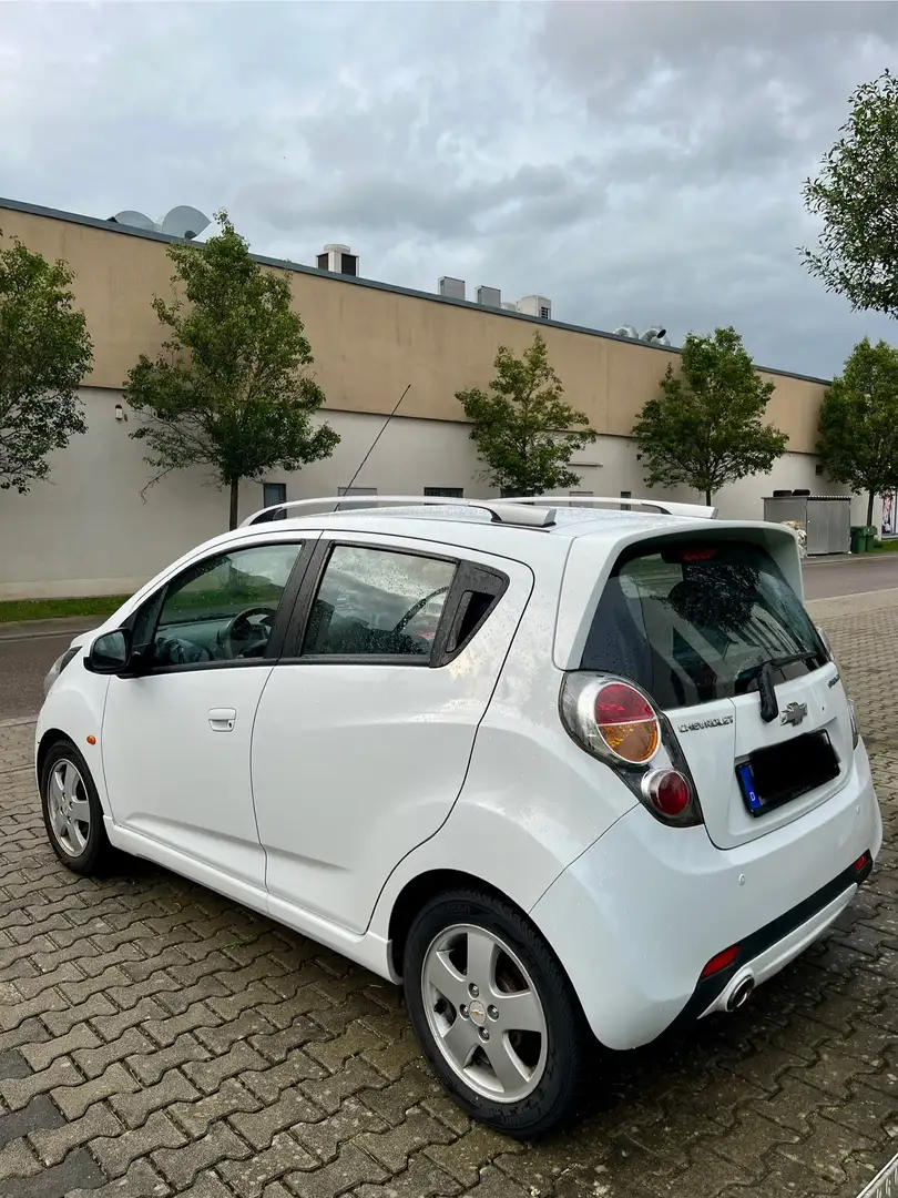 Chevrolet Spark 1.2 LT Белый - 2