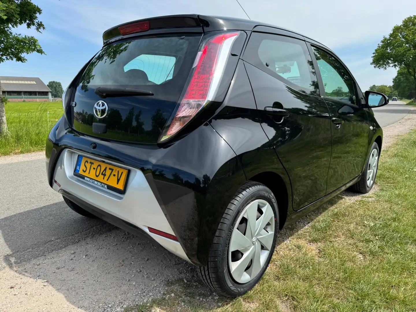 Toyota Aygo 1.0 VVT-i x-nav keurige auto met Apple CarPlay/And Noir - 2