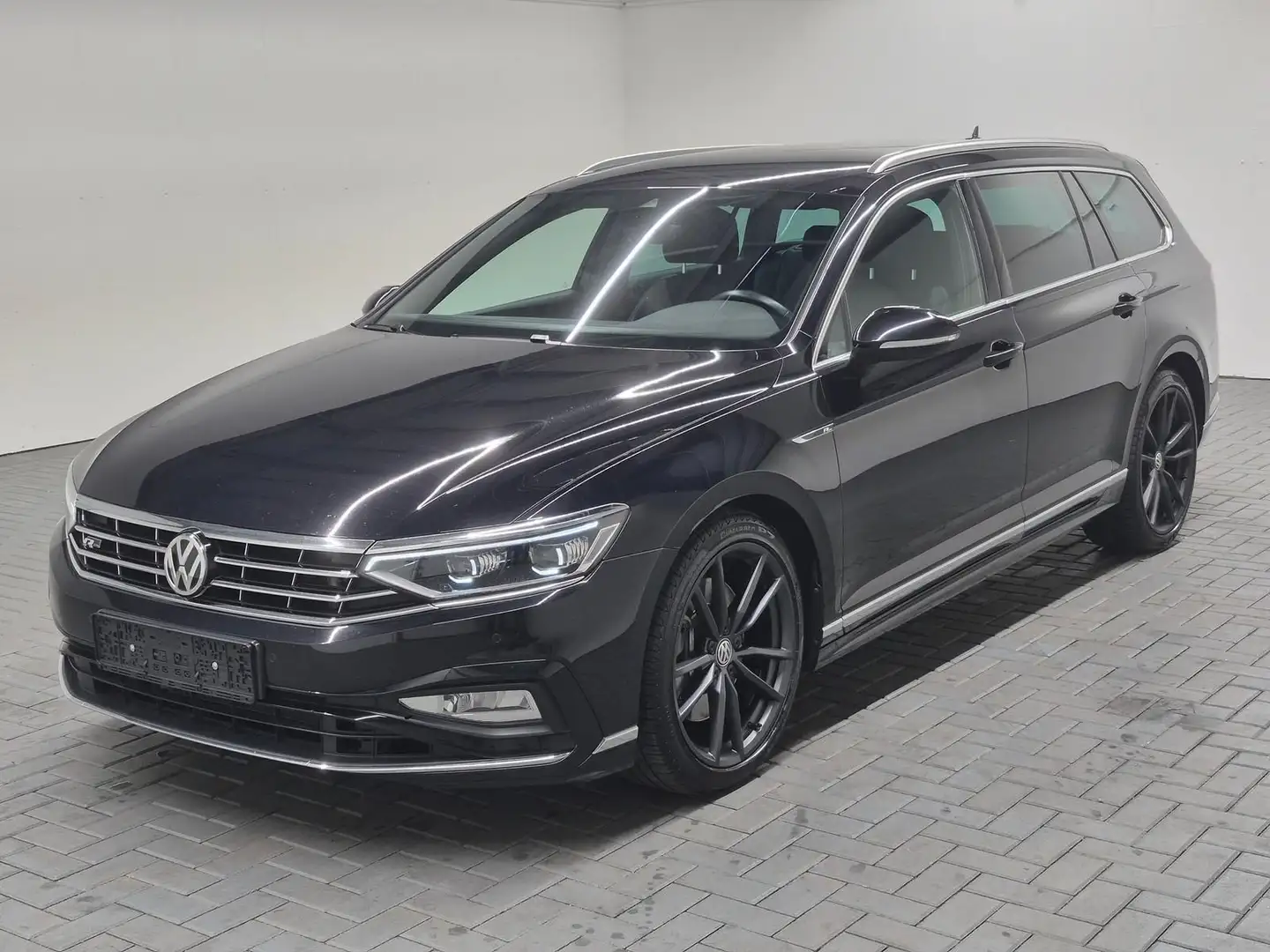Volkswagen Passat Variant Passat 4M R-Line Stdhzg/IQ/Navi/AHK/Dyn/DCC/19LM Noir - 1
