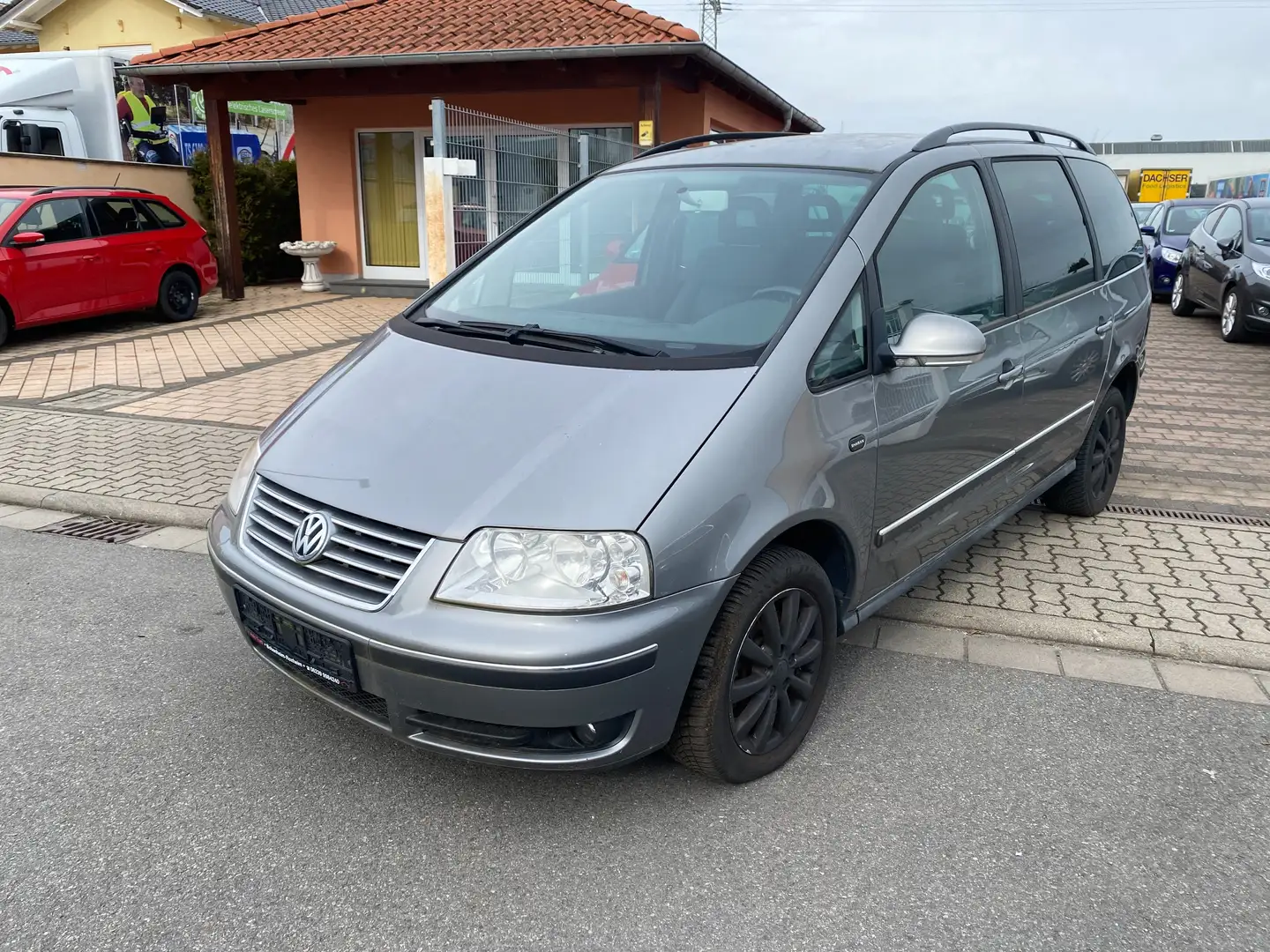 Volkswagen Sharan 1.8 T Automatik 7 Sitzplätze Grau - 1