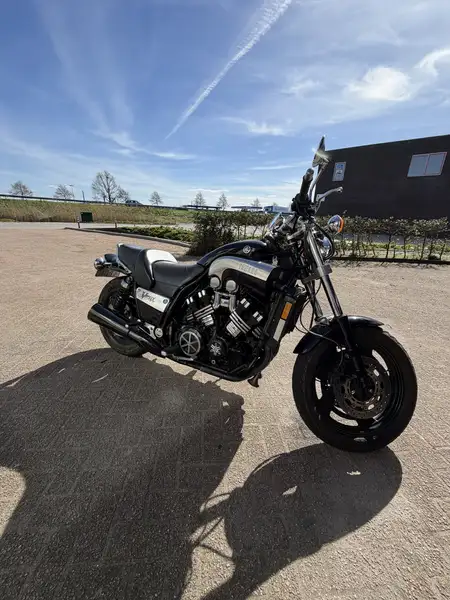 Yamaha VMAX - foto 5