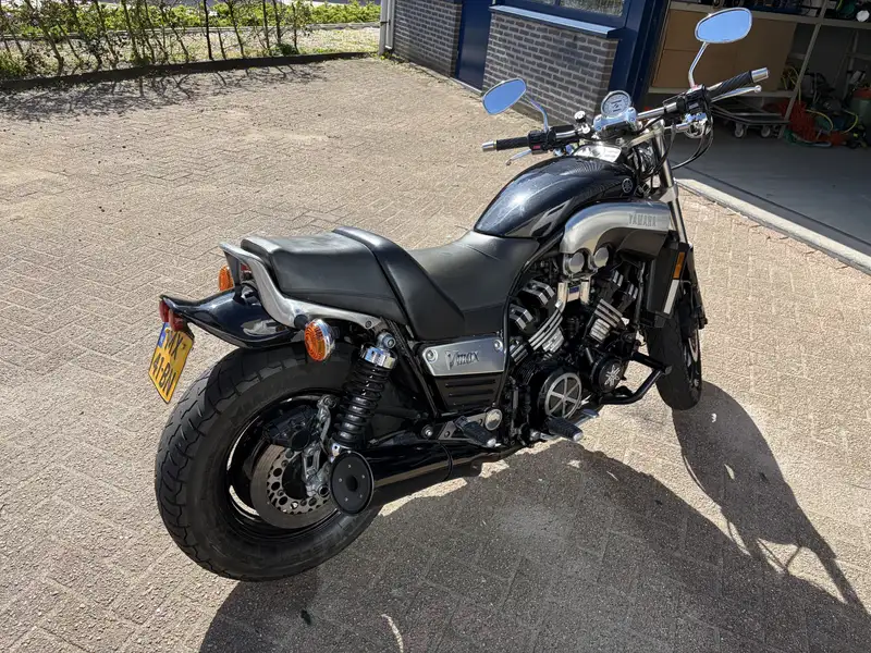 Yamaha VMAX - foto 2