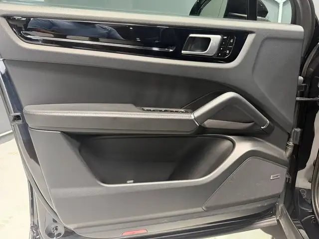 Porsche Cayenne E-Hybrid *Coupe* Ansicht 10