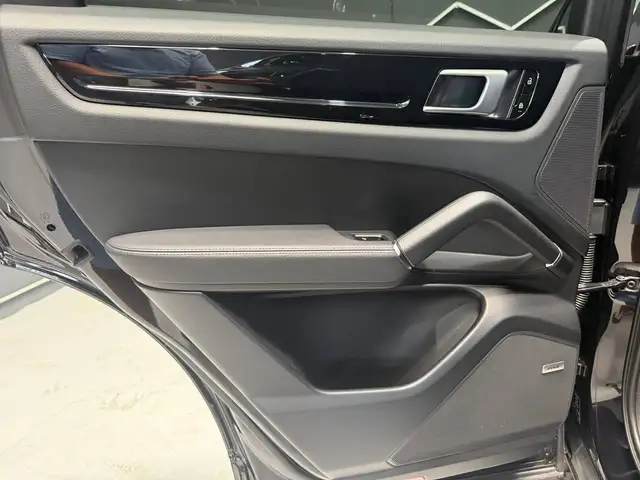Porsche Cayenne E-Hybrid *Coupe* Ansicht 26