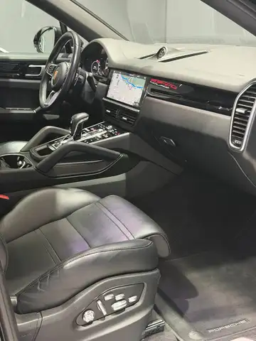 Porsche Cayenne E-Hybrid *Coupe* Ansicht 23