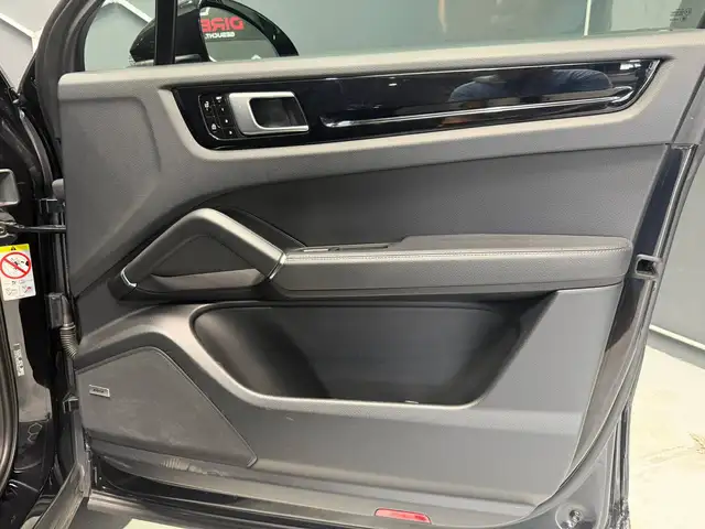 Porsche Cayenne E-Hybrid *Coupe* Ansicht 24